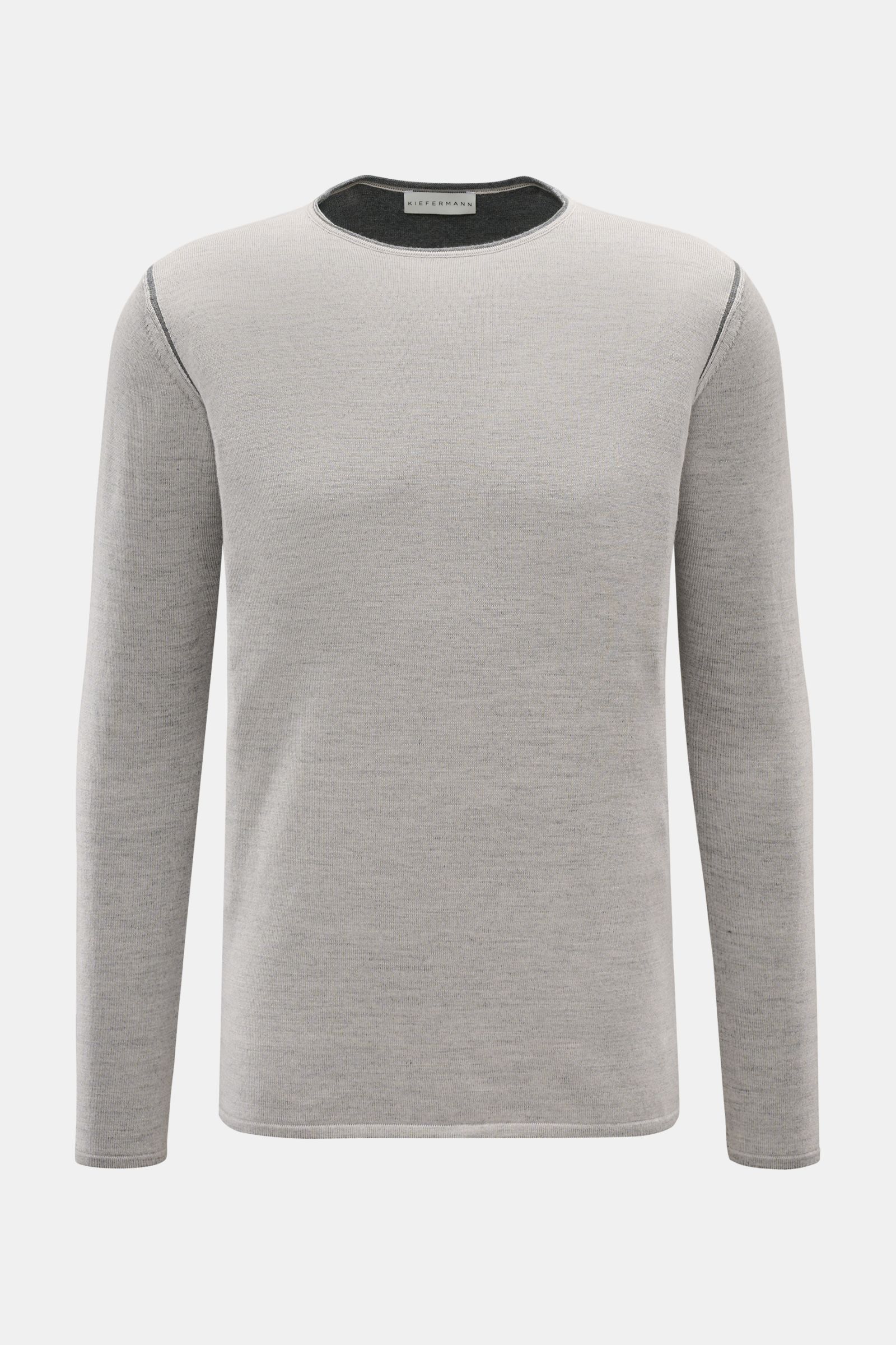 Front view of the Kiefermann Merino Rundhalspullover 'Lutzs' hellgrau meliert, a slim fit light gray melange round-neck sweater made from pure merino wool with a super soft touch, fine knit texture, contrasting inner neckline and shoulder seam details, ro