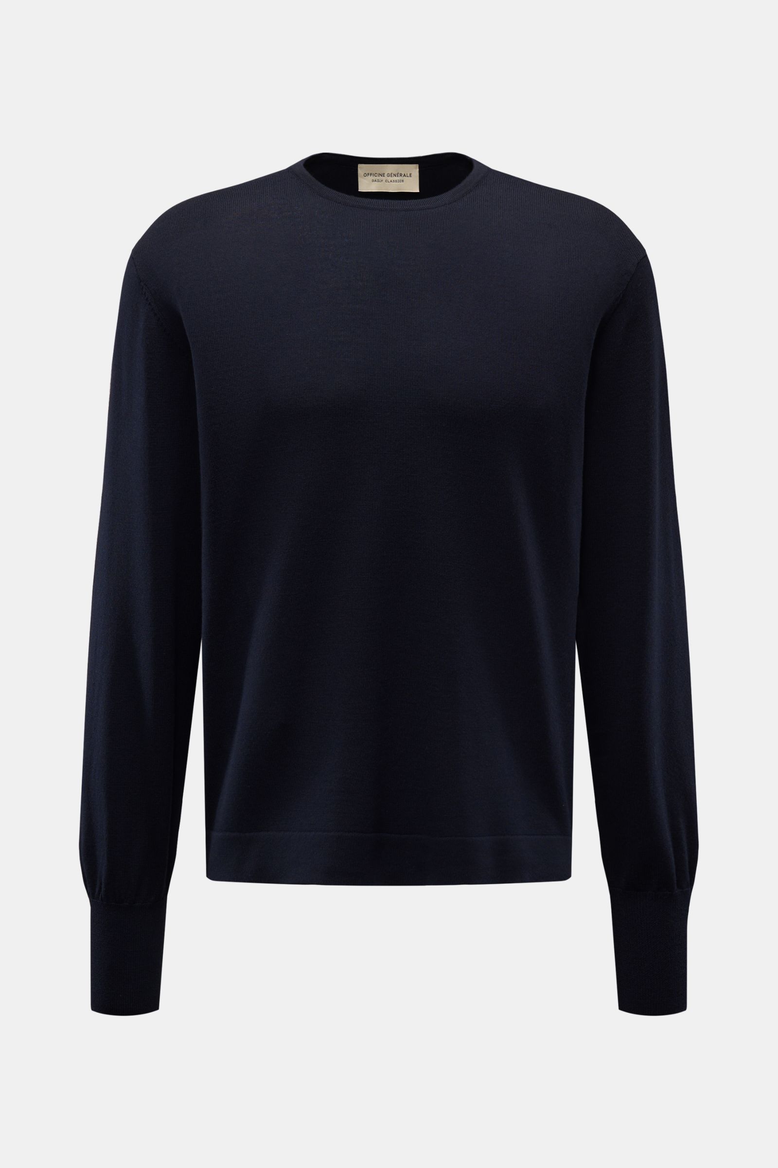 Front view of Officine Générale Merino Rundhalspullover navy, a luxurious basic round neck sweater in pure merino wool with soft touch, fine knit, regular fit, and comfortable ribbed cuffs, perfect for cooler days. Luxuriöses Basic: Der Rundhalspullove
