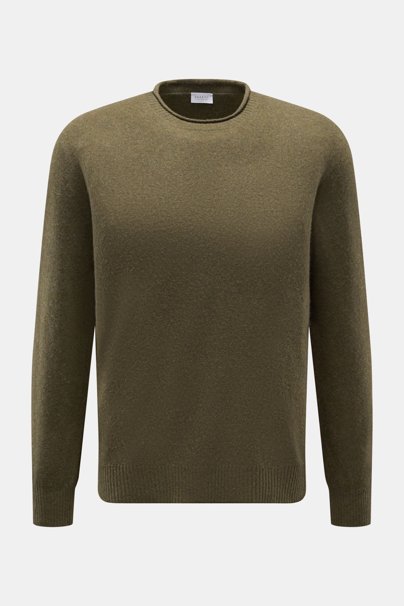 Front view of the 04651/ A trip in a bag Crew neck jumper 'Boiled Crew' olive, a slim fit, fine knit crew neck jumper with flexible ribbed bands, made from a soft blend of wool and viscose. Stylish comfort for cold days: This crew neck jumper by 04651/ A 