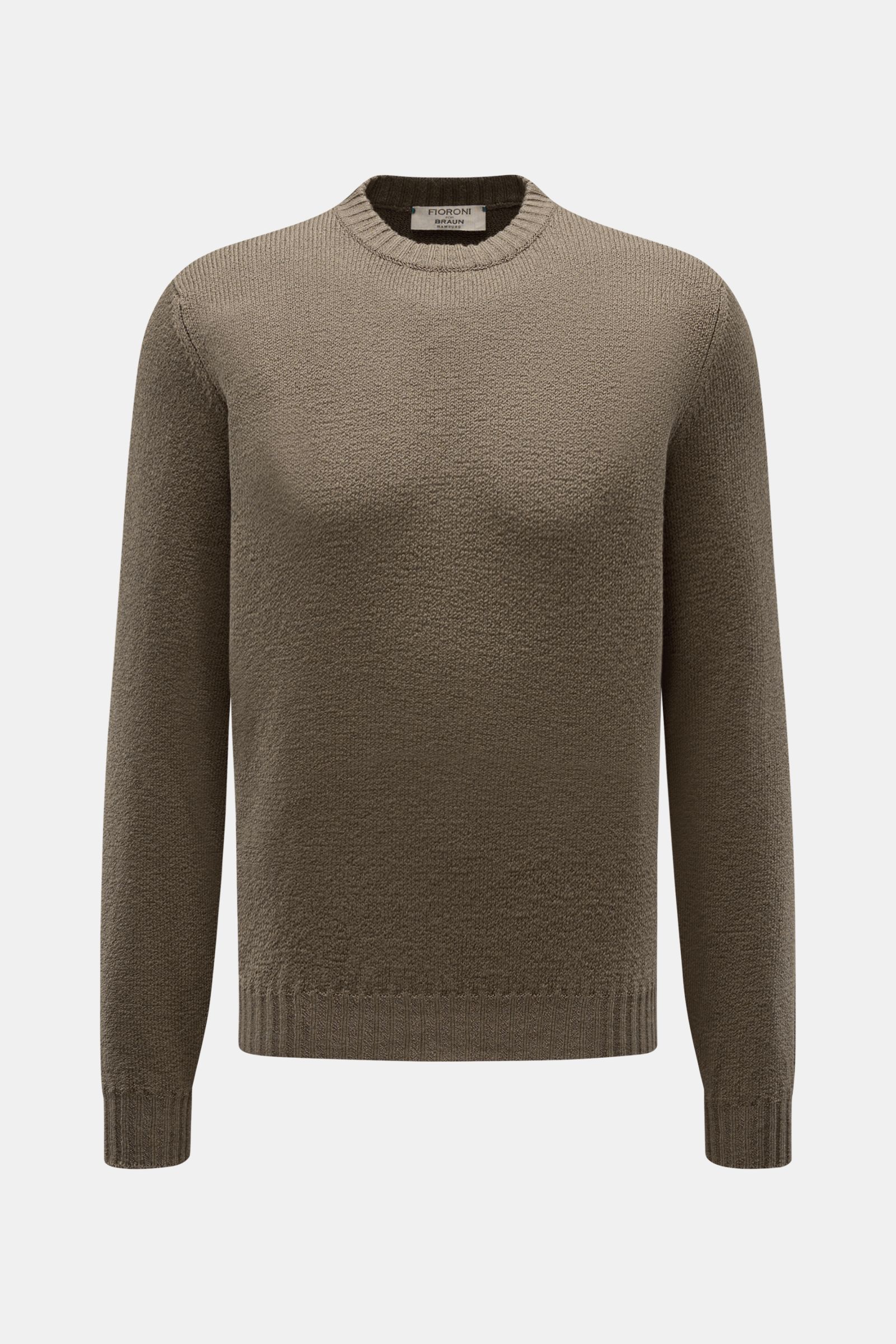 Fioroni Rundhalspullover oliv, frontale Nahaufnahme, Slim Fit, reine Baumwolle, weicher Griff, mittelfeines Strickbild, Rundhalsausschnitt, flexible Rippbündchen.