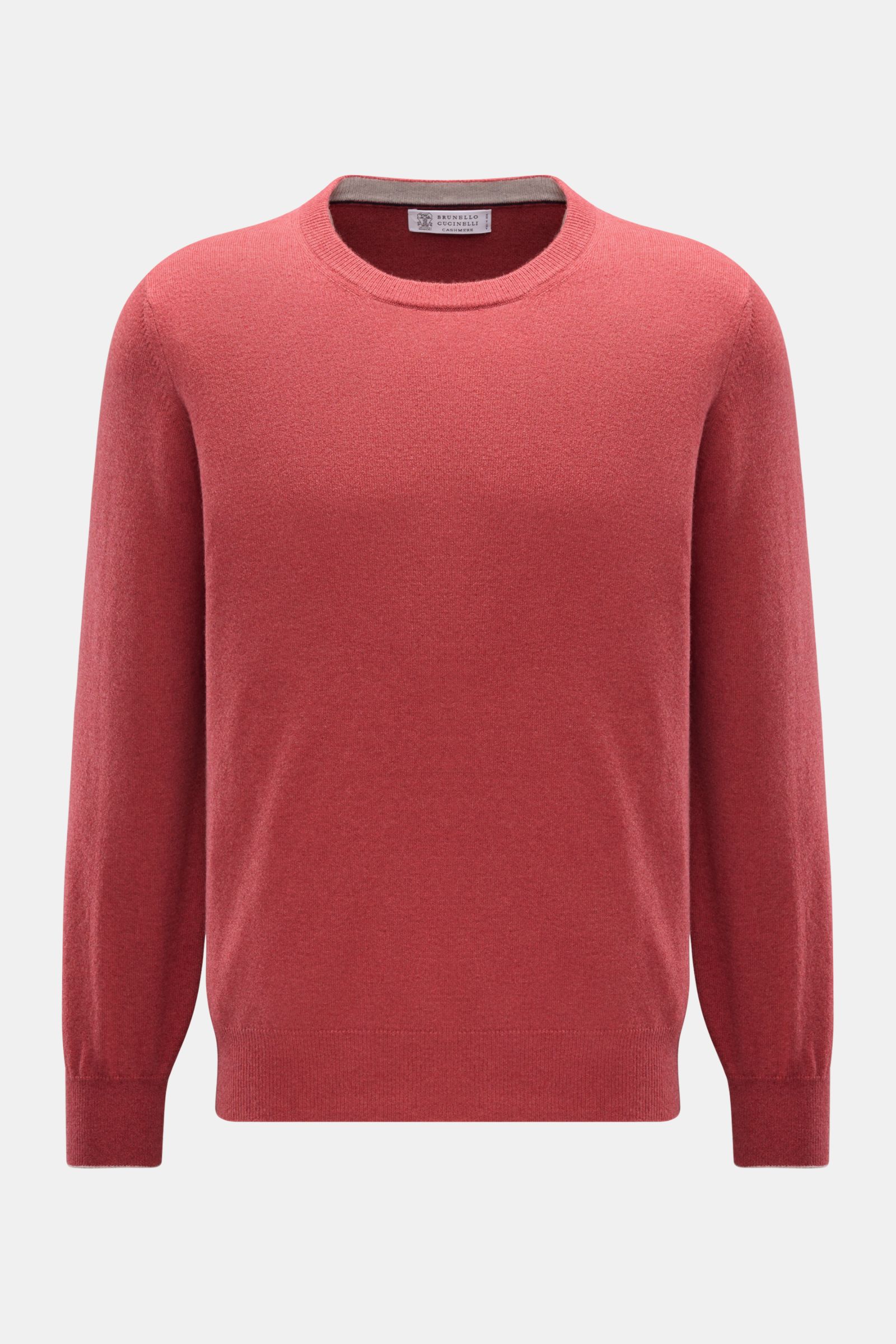 Brunello Cucinelli Cashmere Rundhalspullover hellrot shown from the front, a luxurious light red pure cashmere sweater with round neckline, fine knit texture, slim contrast edges, flexible rib cuffs, and regular fit offering warmth and a soft touch. Al