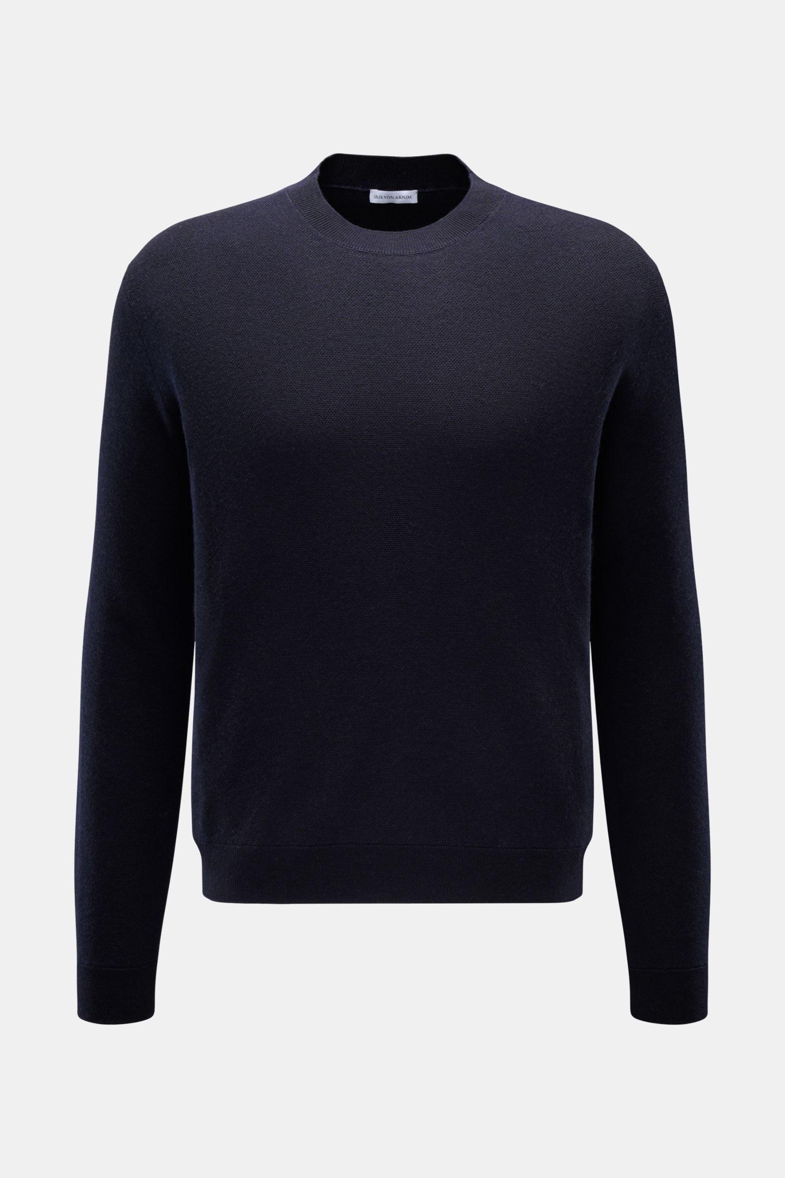 Front view of Iris von Arnim Cashmere-Seide Feinstrick-Rundhalspullover 'Presano' navy, a soft regular fit sweater with round neckline and fine piqué texture.

Der Rundhalspullover 'Presano' zeigt den Luxus von IRIS VON ARNIM in seiner leichtesten Form