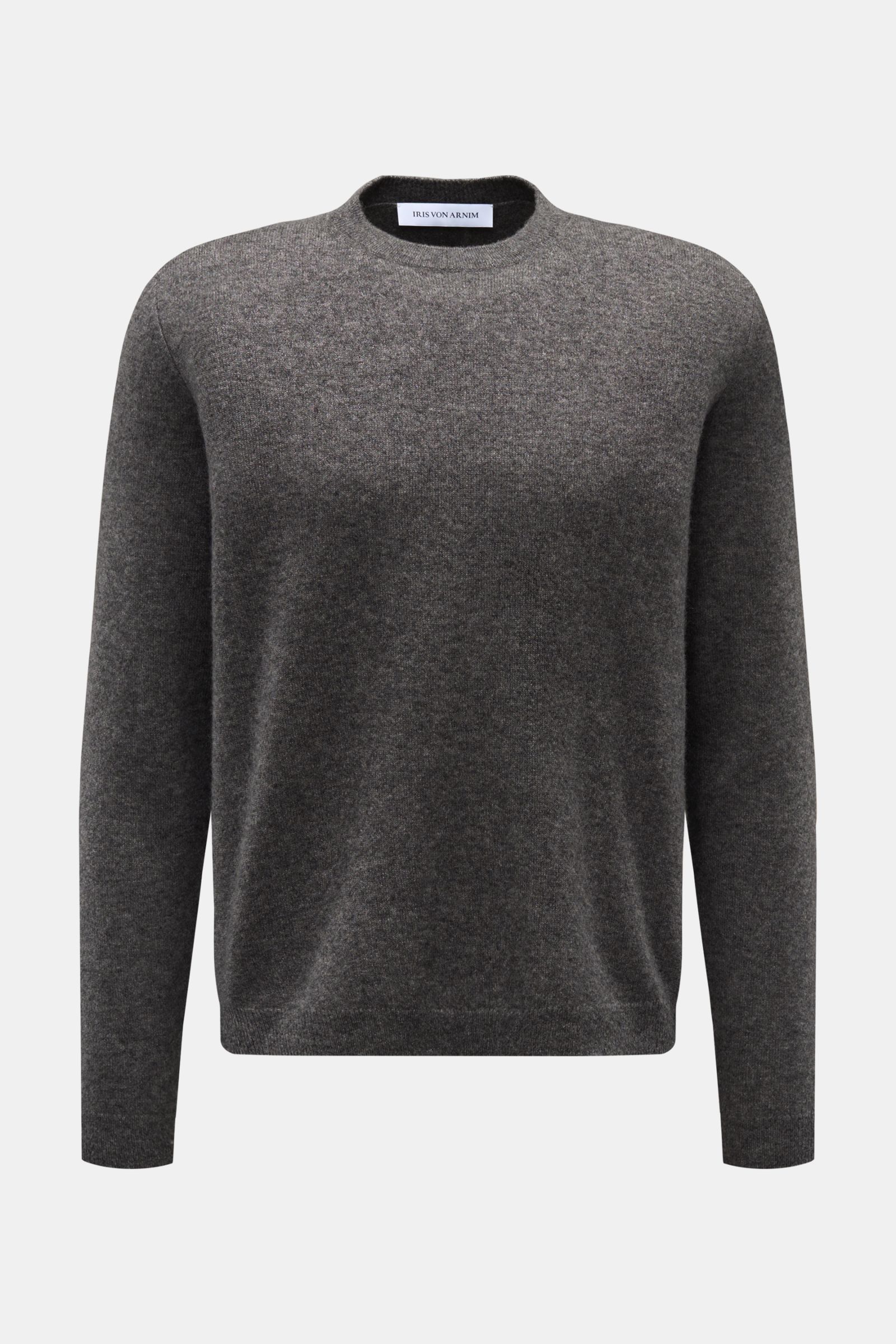 Front view of Iris von Arnim Cashmere-Seide Rundhalspullover 'Amiro' dunkelgrau meliert, a dark gray melange round neck sweater blending cashmere and silk for a soft, luxurious feel with fine knit, regular fit, and ribbed cuffs. Der Rundhalspullover 'A