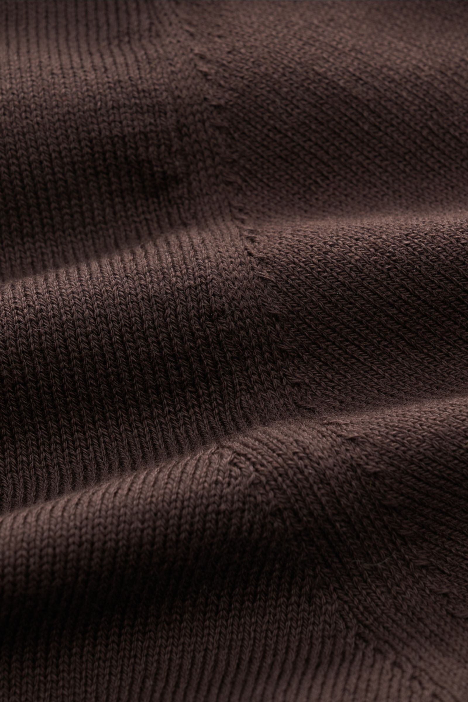 Close-up front view of B.F. Knitwear Crew neck jumper dark brown, highlighting pure cotton fine knit texture and ribbed bands.  
Description: A versatile essential for spring: This crew neck jumper in pure cotton by B.F. KNITWEAR enhances any wardrobe 