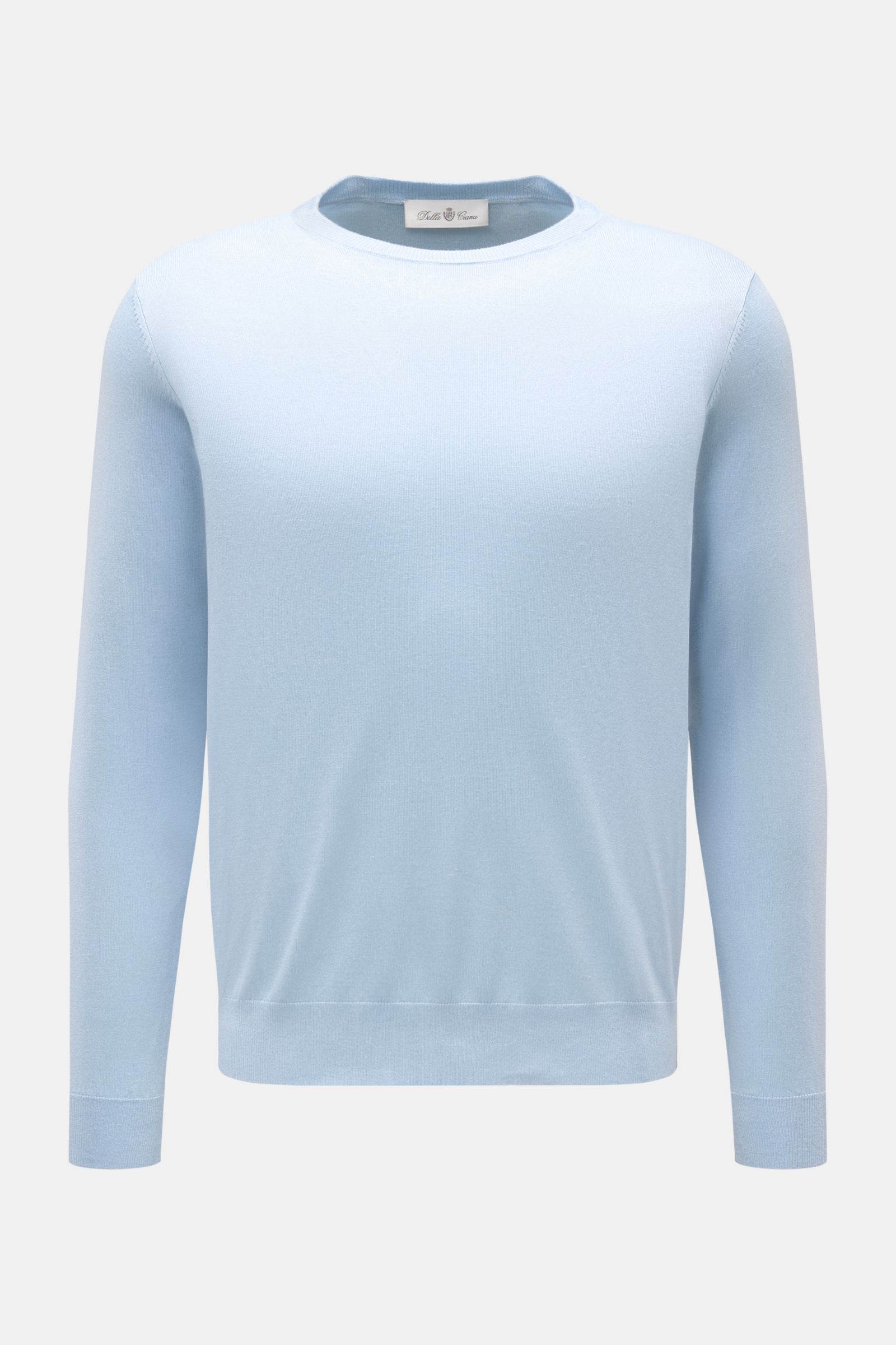 Della Ciana Feinstrick-Rundhalspullover 'Girocollo' pastellblau shown from the front, slim fit with round neckline, soft silk and cashmere blend, fine knit, and ribbed cuffs. 