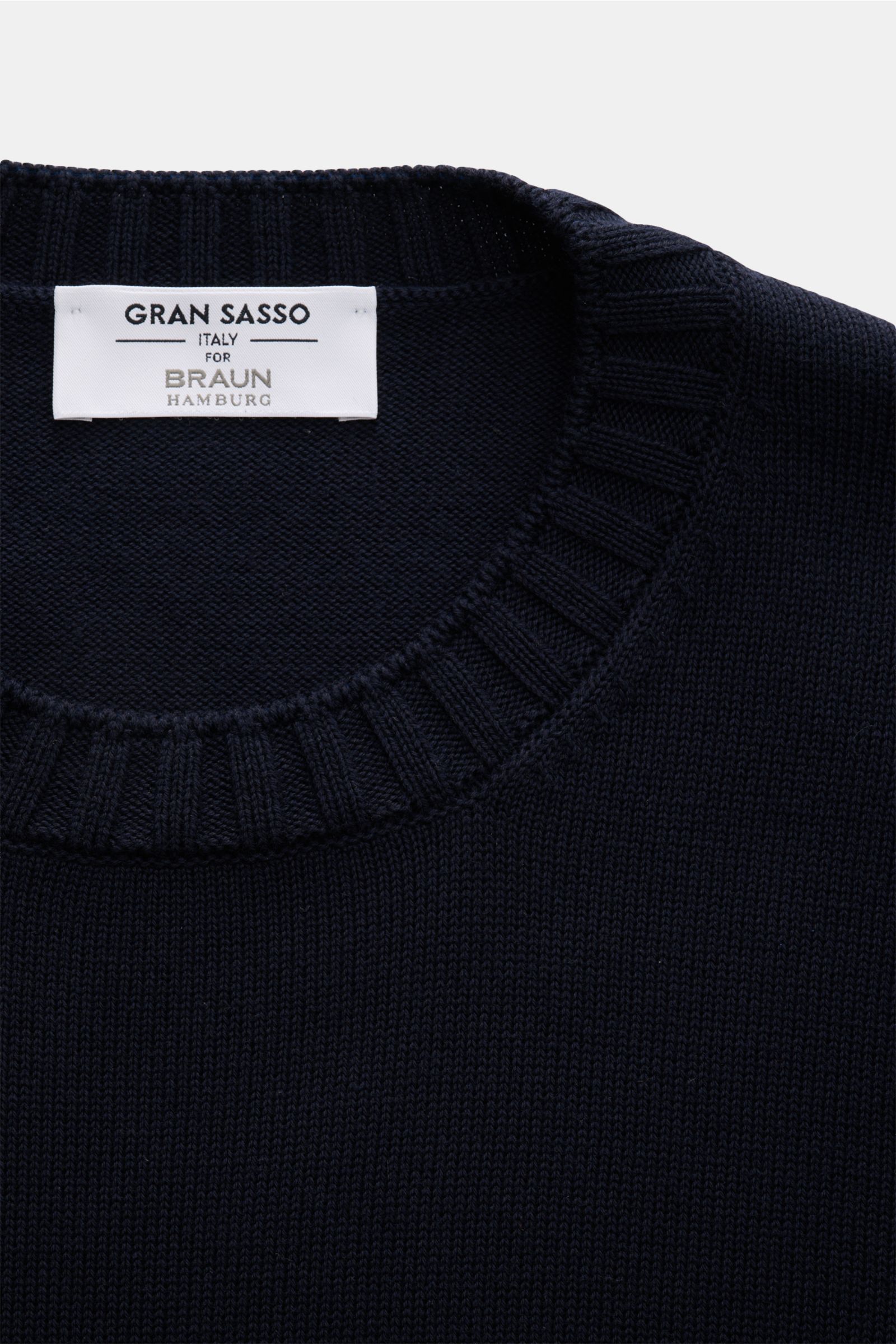 Gran Sasso Rundhalspullover navy, Detailaufnahme von oben, reine Baumwolle, Slim Fit, feines Strickbild, Rundhalsausschnitt, Rippbündchen