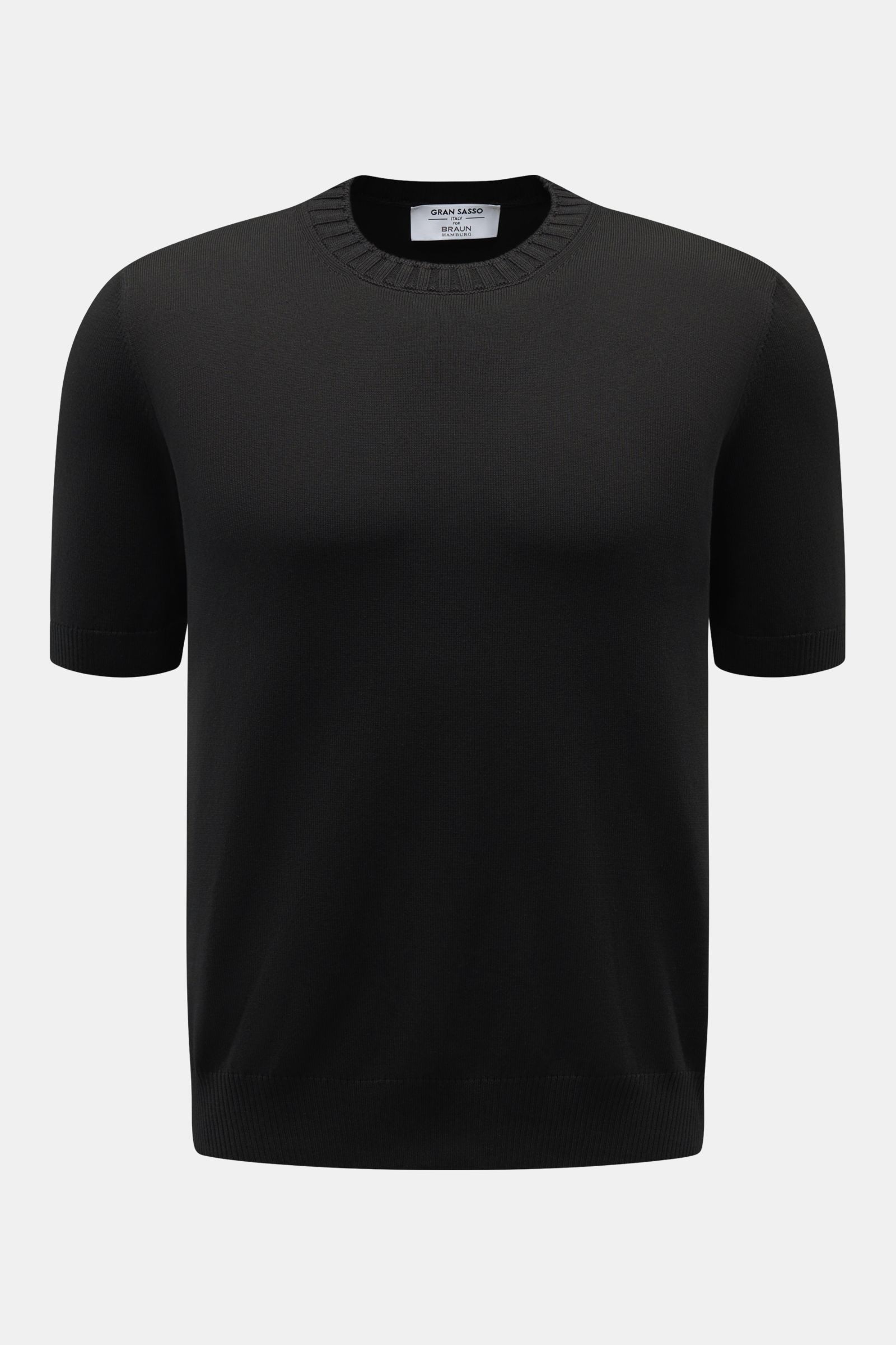 Gran Sasso Kurzarmpullover schwarz, frontale Nahaufnahme, reine Baumwolle, Slim Fit, Rundhalsausschnitt, weicher Griff, feines Strickbild, Rippbündchen, frühlingshafte Leichtigkeit.