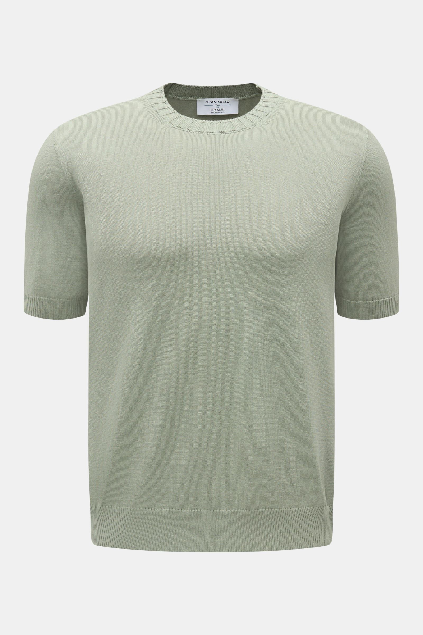 Gran Sasso Kurzarmpullover salbei, frontale Nahaufnahme, reine Baumwolle, Slim Fit, Rundhalsausschnitt, weicher Griff, feines Strickbild, Rippbündchen.