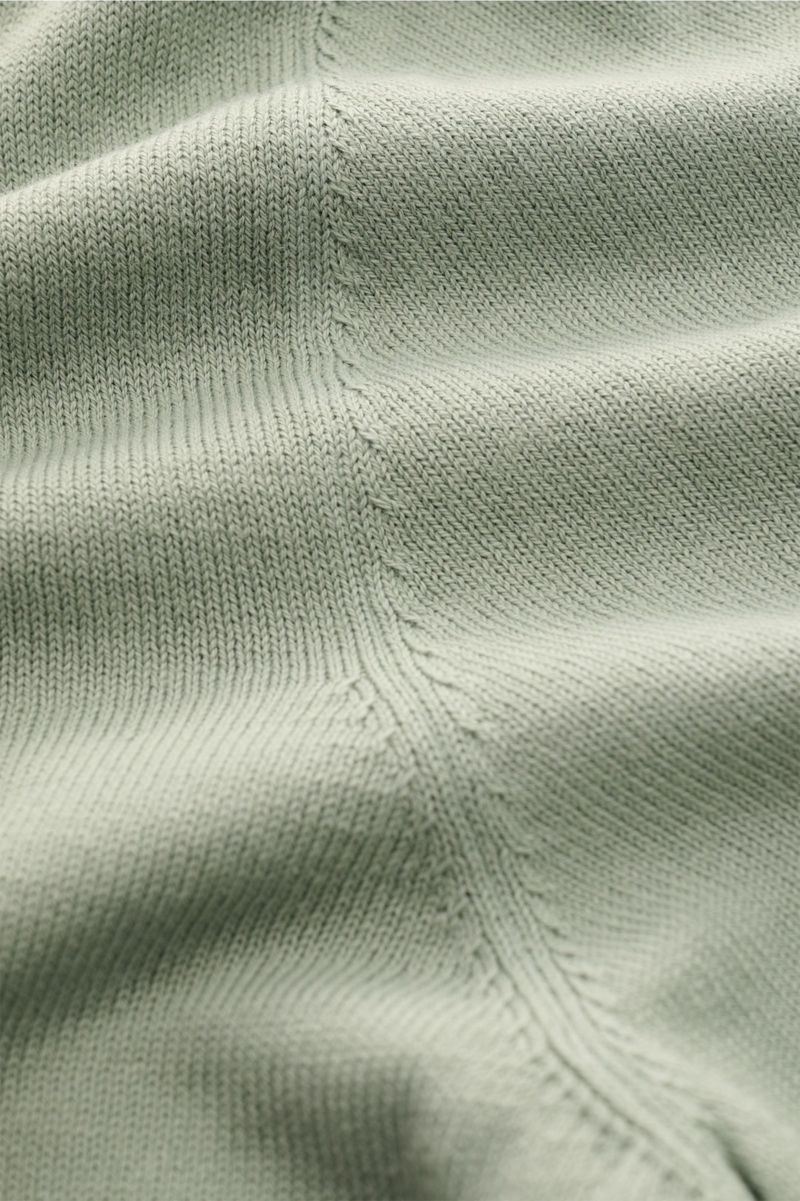 Gran Sasso Kurzarmpullover salbei, Nahaufnahme des feinen Strickbilds aus reiner Baumwolle mit Rundhalsausschnitt und Rippbündchen.