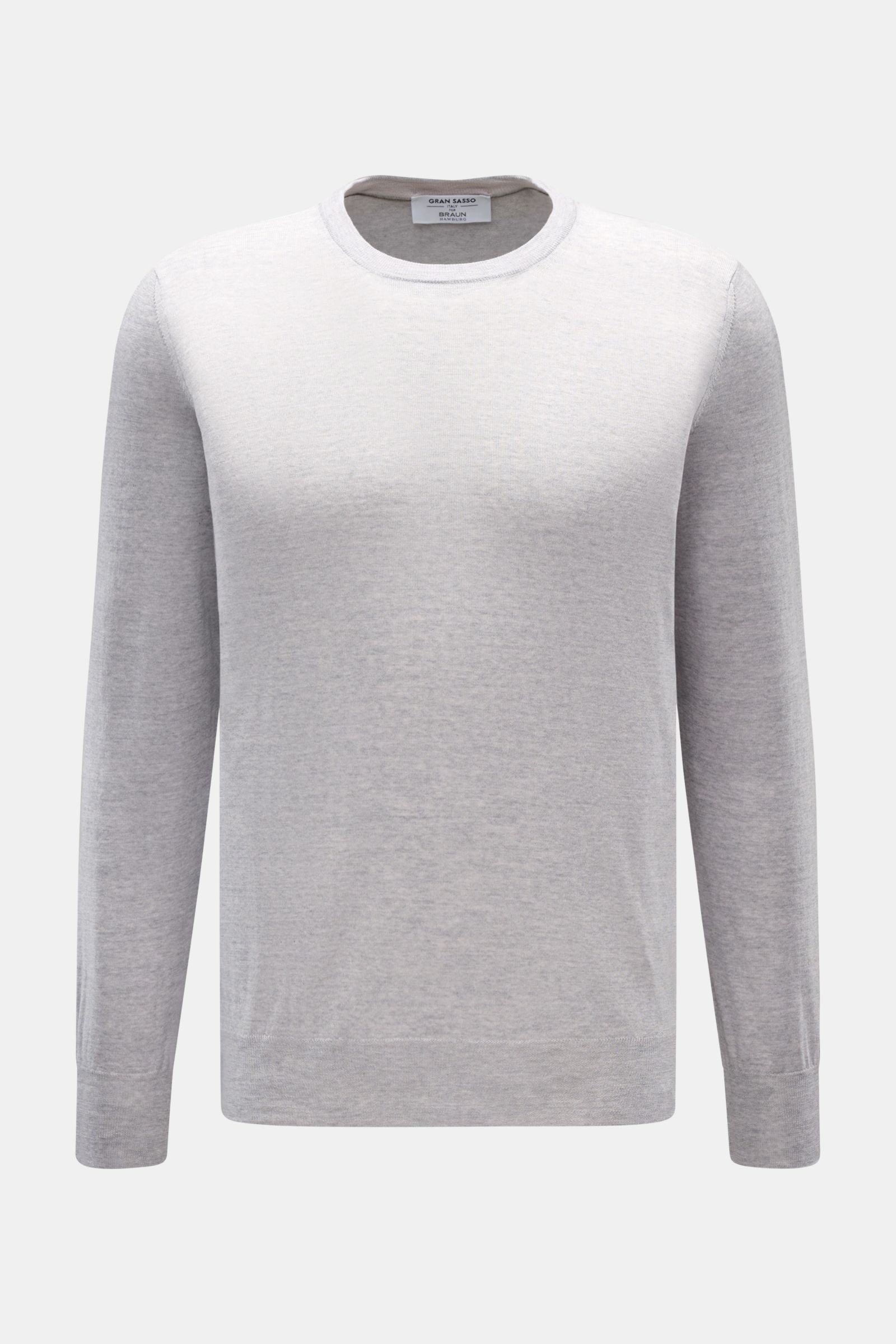 Front view of Gran Sasso Rundhalspullover hellgrau meliert, a slim fit, ultralight pure wool sweater with round neckline and ribbed cuffs.

Description: Ultraleichte Qualität von GRAN SASSO: Der Strick-Experte aus Italien kreierte diesen Pullover aus r