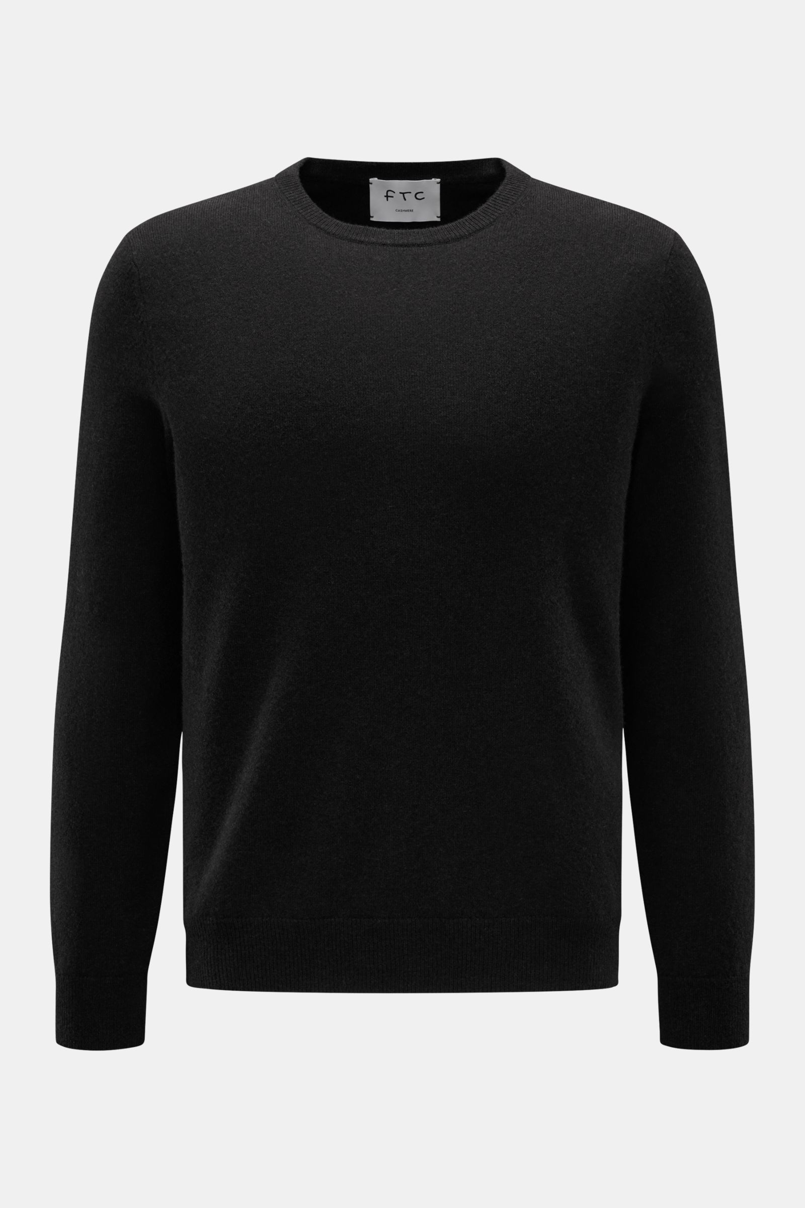 Frontale Nahaufnahme des FTC Cashmere Rundhalspullover dunkelbraun in Slim Fit mit feinem Strickbild, Rundhalsausschnitt und komfortablen Rippbündchen aus ultraweichem reinem Cashmere.