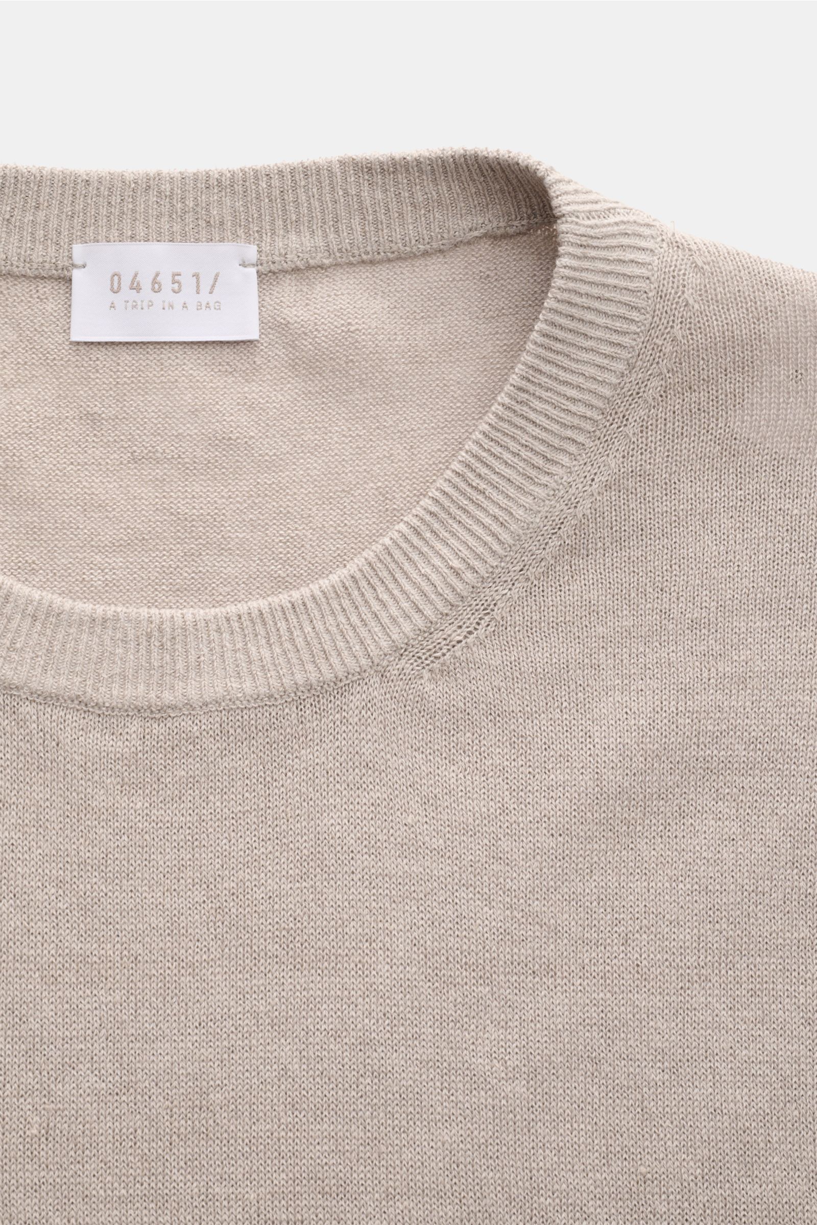 04651/ A trip in a bag Rundhalspullover 'Piping Crew' taupe