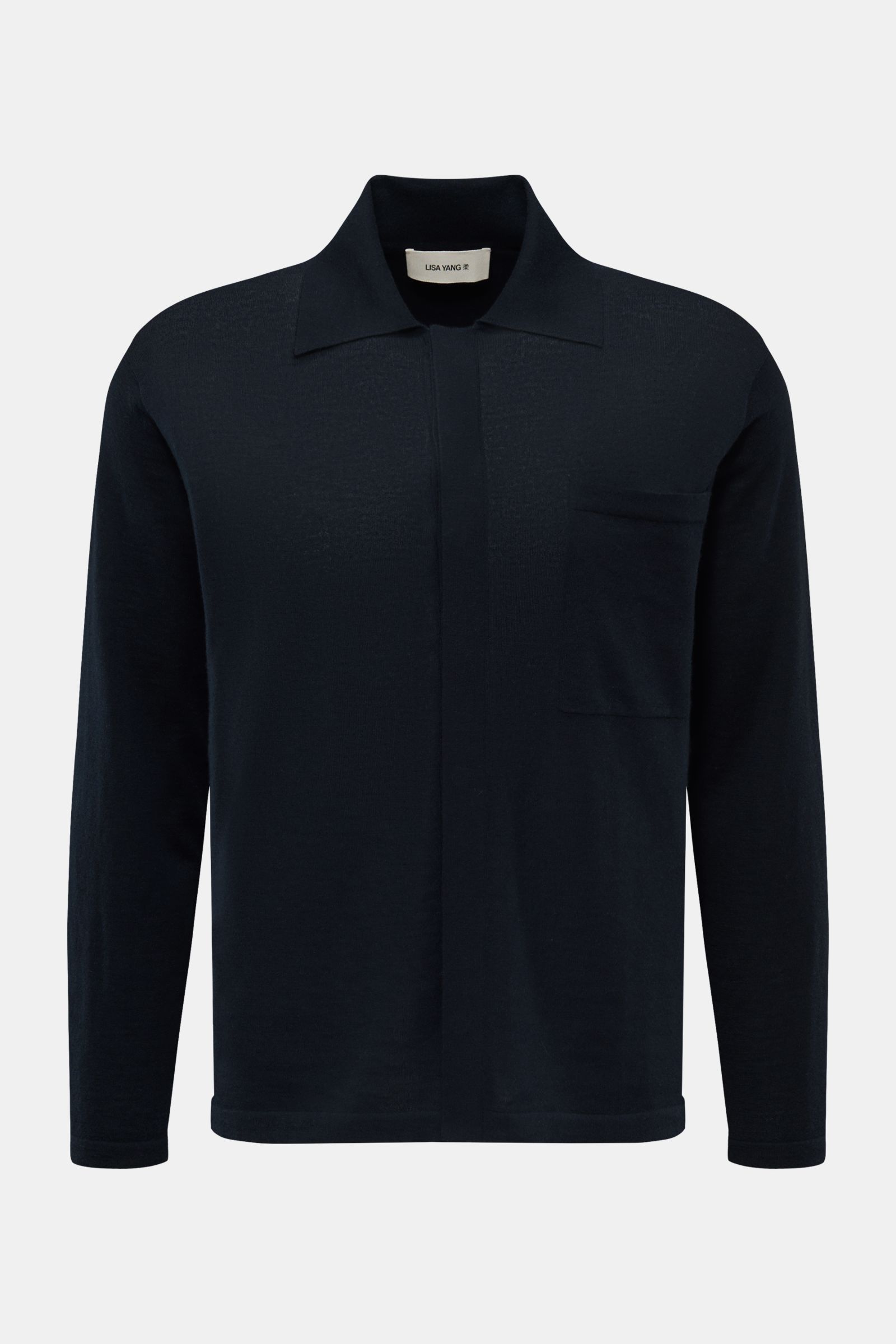 Lisa Yang Cashmere Strickhemd 'Kieran' navy, frontale Nahaufnahme, reiner Cashmere, weicher Griff, feines Strickbild, Regular Fit, verdeckte Knopfleiste, Umlegekragen, Brusttasche.