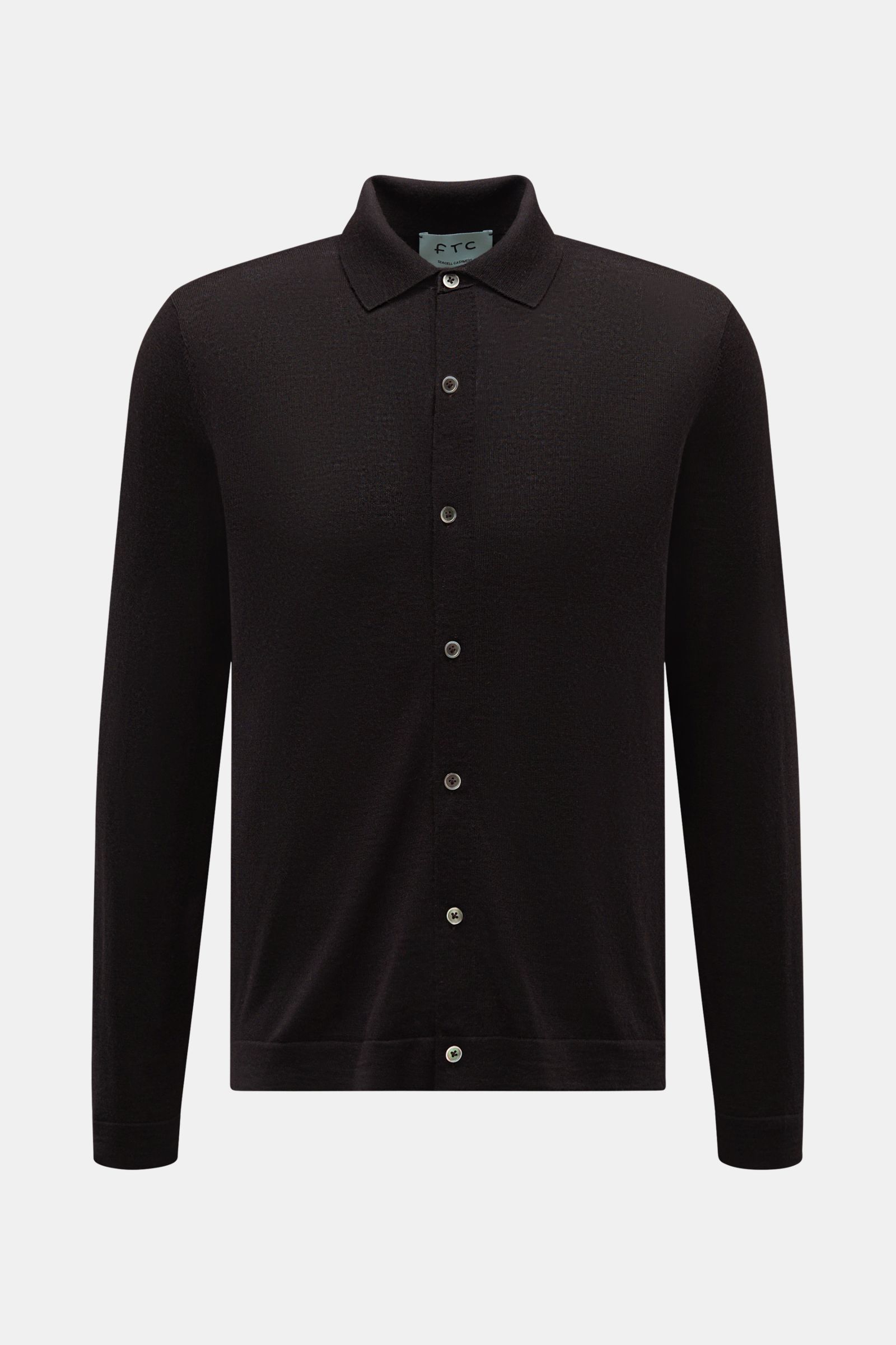 FTC Strickhemd dunkelbraun, frontale Ansicht, Slim Fit, feines Cashmere-Seacell-Gemisch, glatte Knopfleiste, klassischer Umlegekragen, weich und leicht.