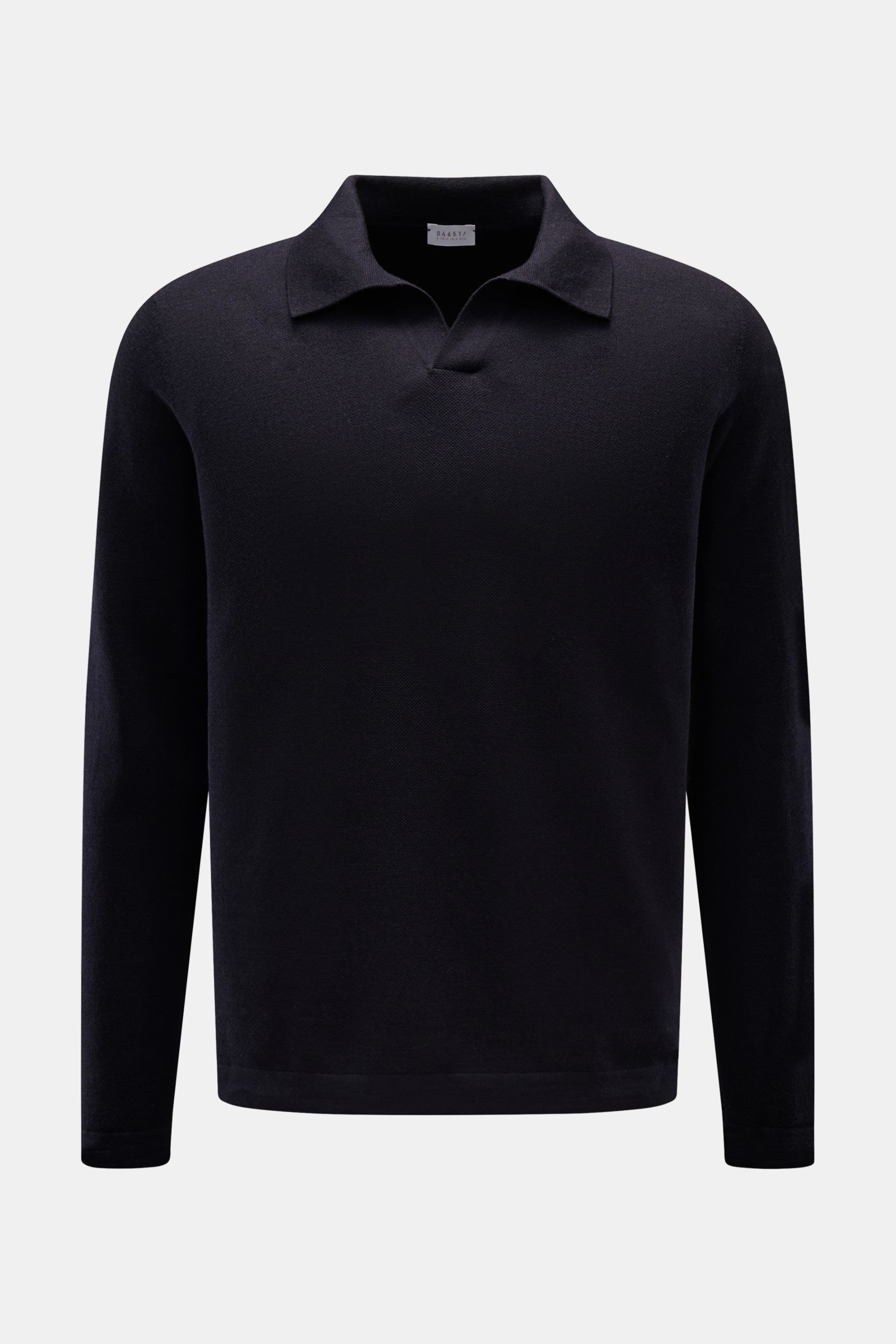Alt tag (125 characters max):  
Front view of 04651/ A trip in a bag Knit polo 'Johnny' navy in fine knit pure wool with narrow collar and ribbed bands.

Additional description:  
Stylish comfort: This knit polo by 04651/ A TRIP IN A BAG in comfortable