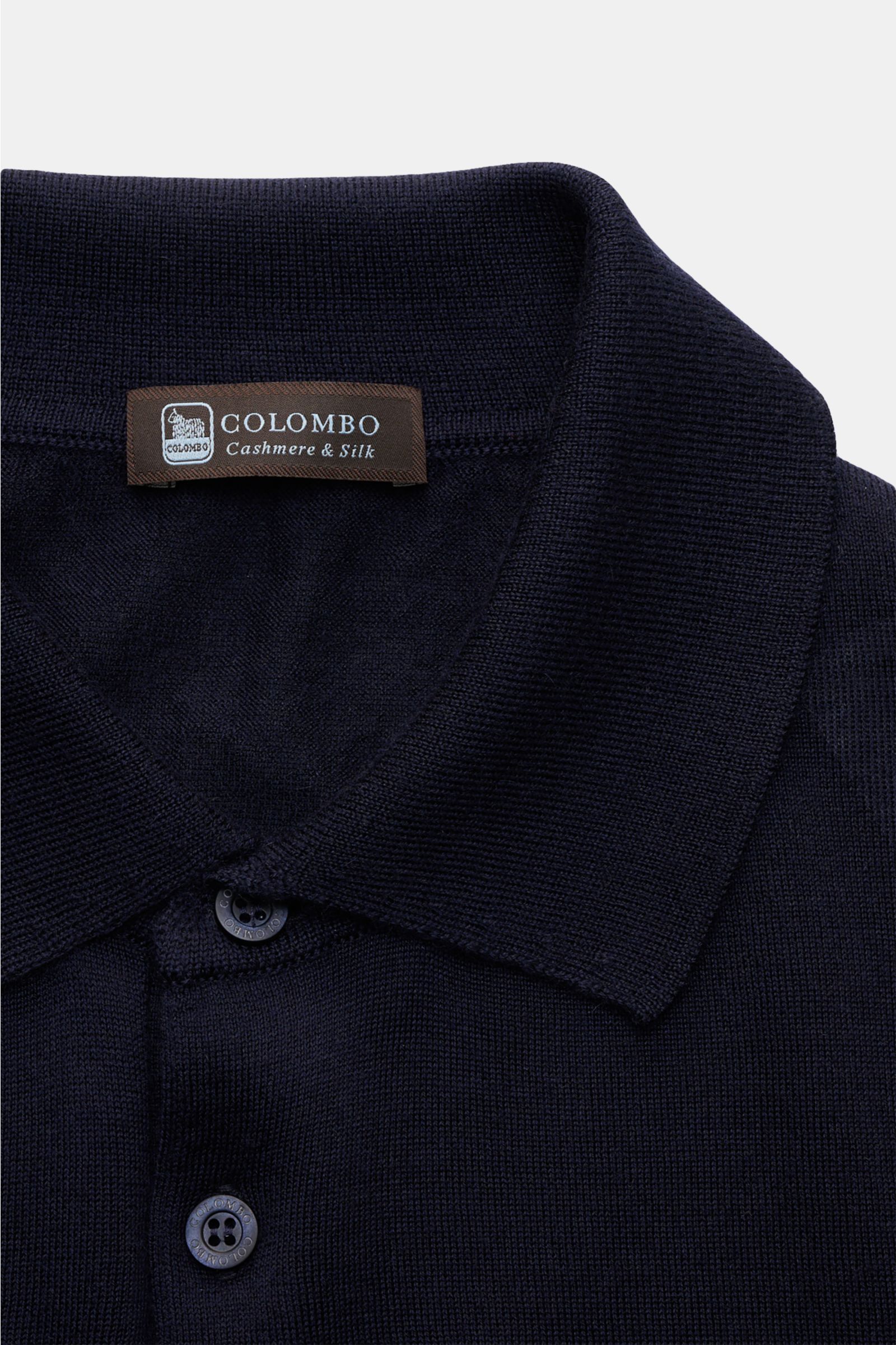 Colombo Strickpolo dark navy aus feinstem Cashmere und Seide, Slim Fit, Polokragen, Drei-Knopf-Leiste, weicher Griff, Detailansicht von oben.
