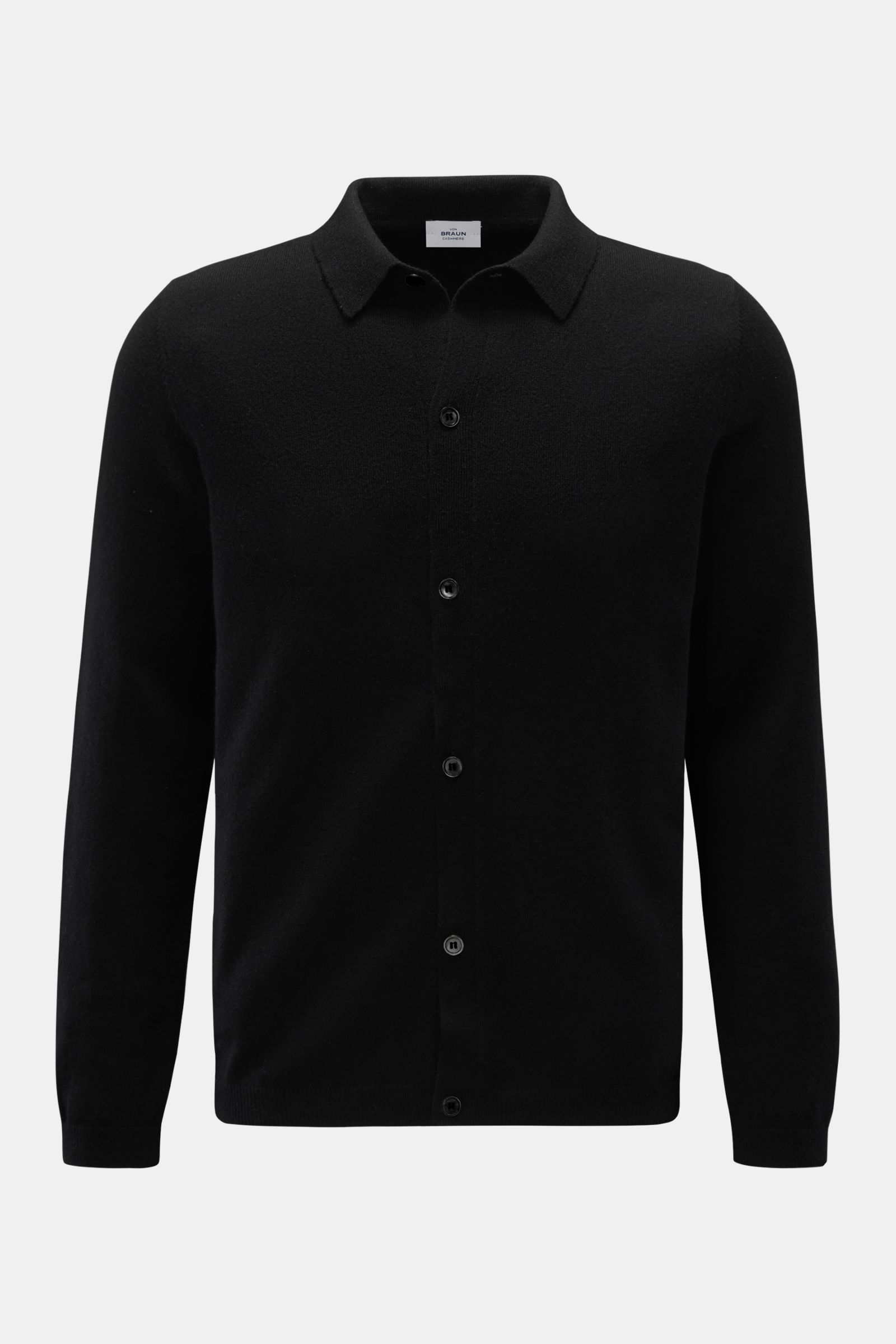 von Braun Cashmere Strickhemd schwarz, frontal fotografiert, Slim Fit aus feinstem mongolischem Cashmere mit klassischem Kragen, glatter Knopfleiste und Rippbündchen.