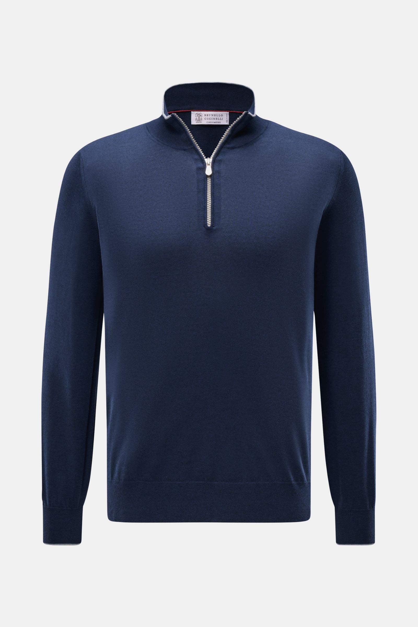 Front view of a navy Brunello Cucinelli Troyer with a half-zip collar, fine knit texture, and slim contrasting edges.

Sportives Freizeit-Essential von höchster Raffinesse: Der Troyer von BRUNELLO CUCINELLI aus exquisiter Cashmere-Seidenmischung verlei