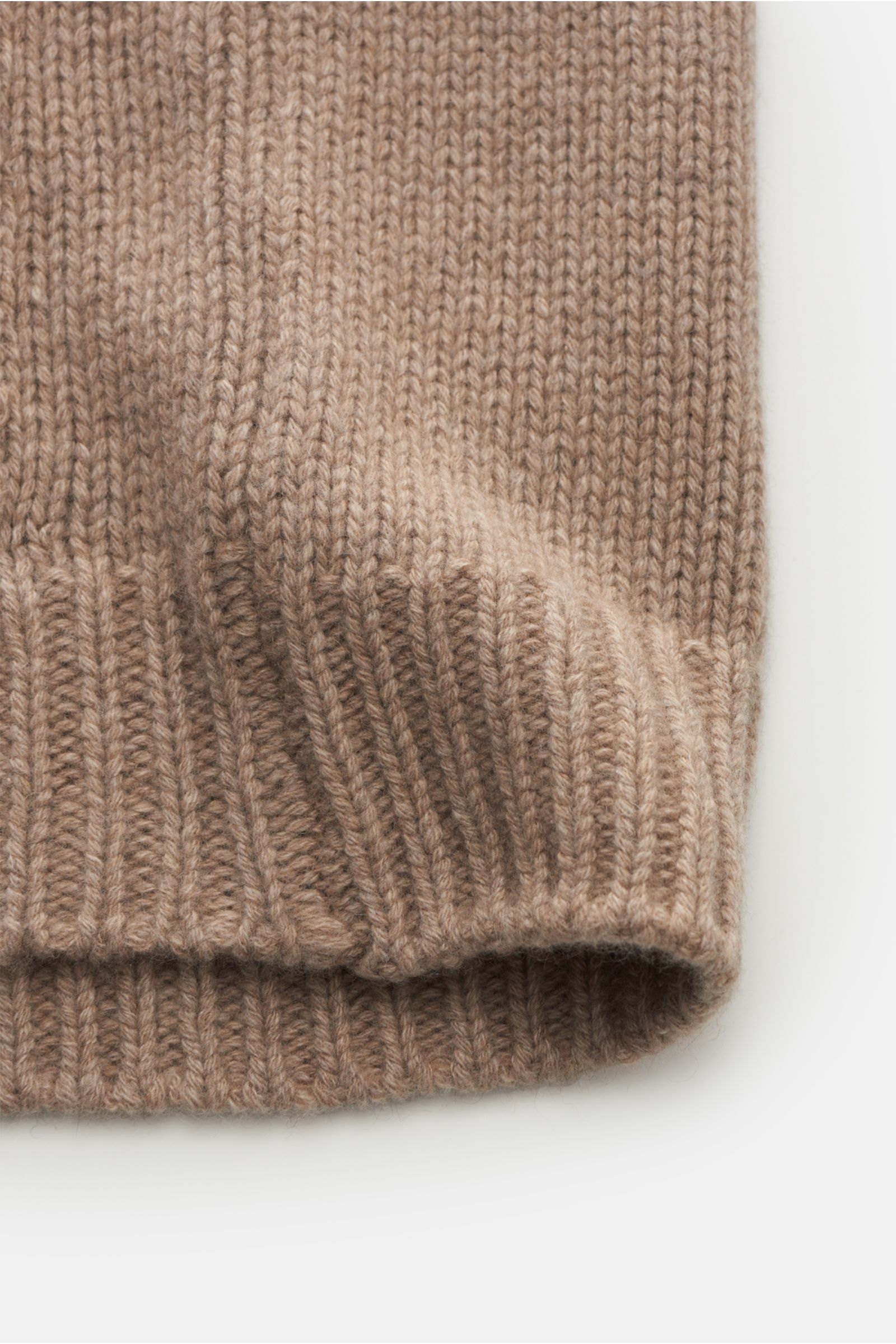 04651/ A trip in a bag Cashmere cardigan sand