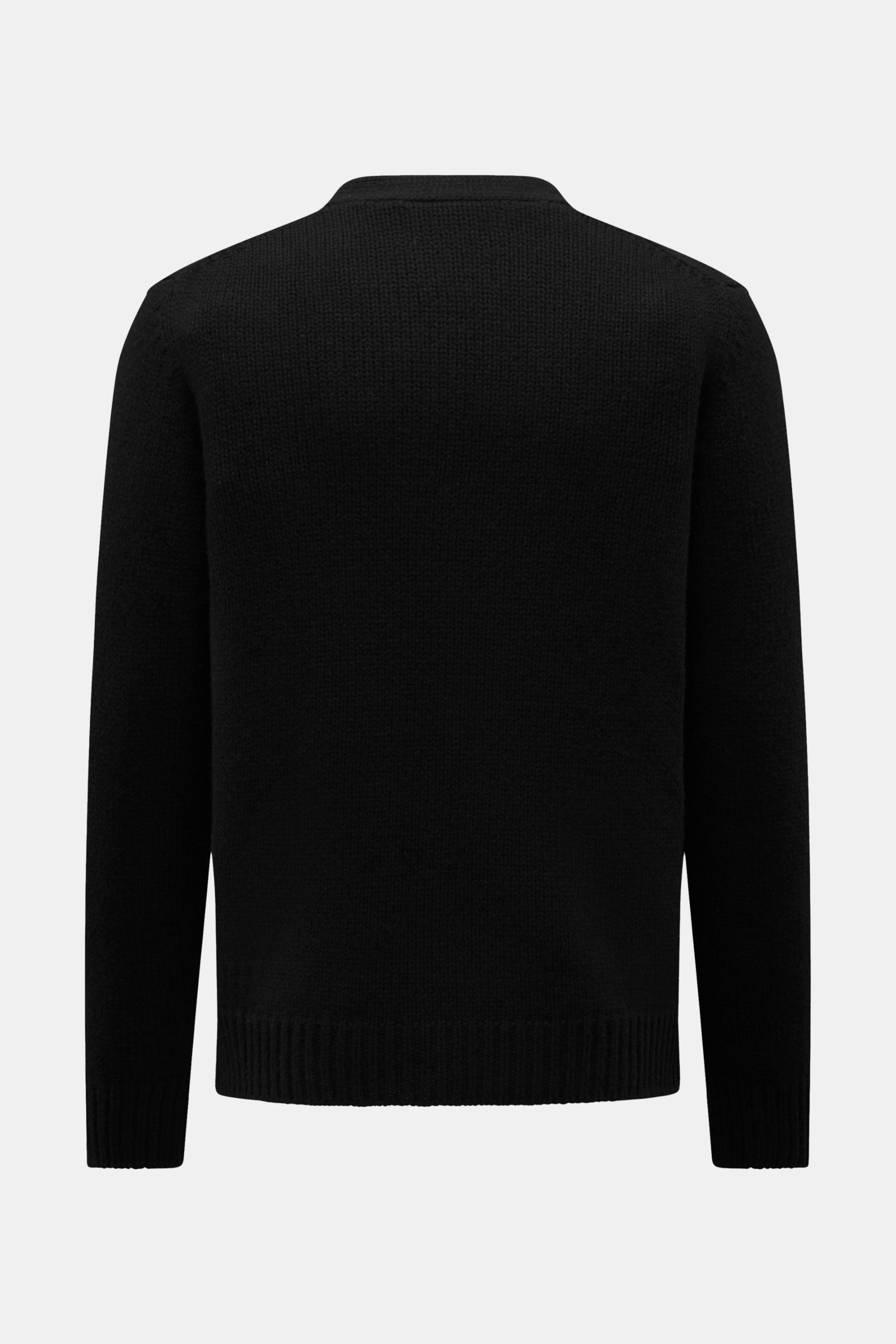 Schwarzer 04651/ A trip in a bag Cashmere Cardigan, Rückansicht, reiner Cashmere, weicher Griff, grobes Strickbild, Slim Fit, V-Ausschnitt, Vier-Knopf-Leiste, Hüfttaschen, Rippbündchen.