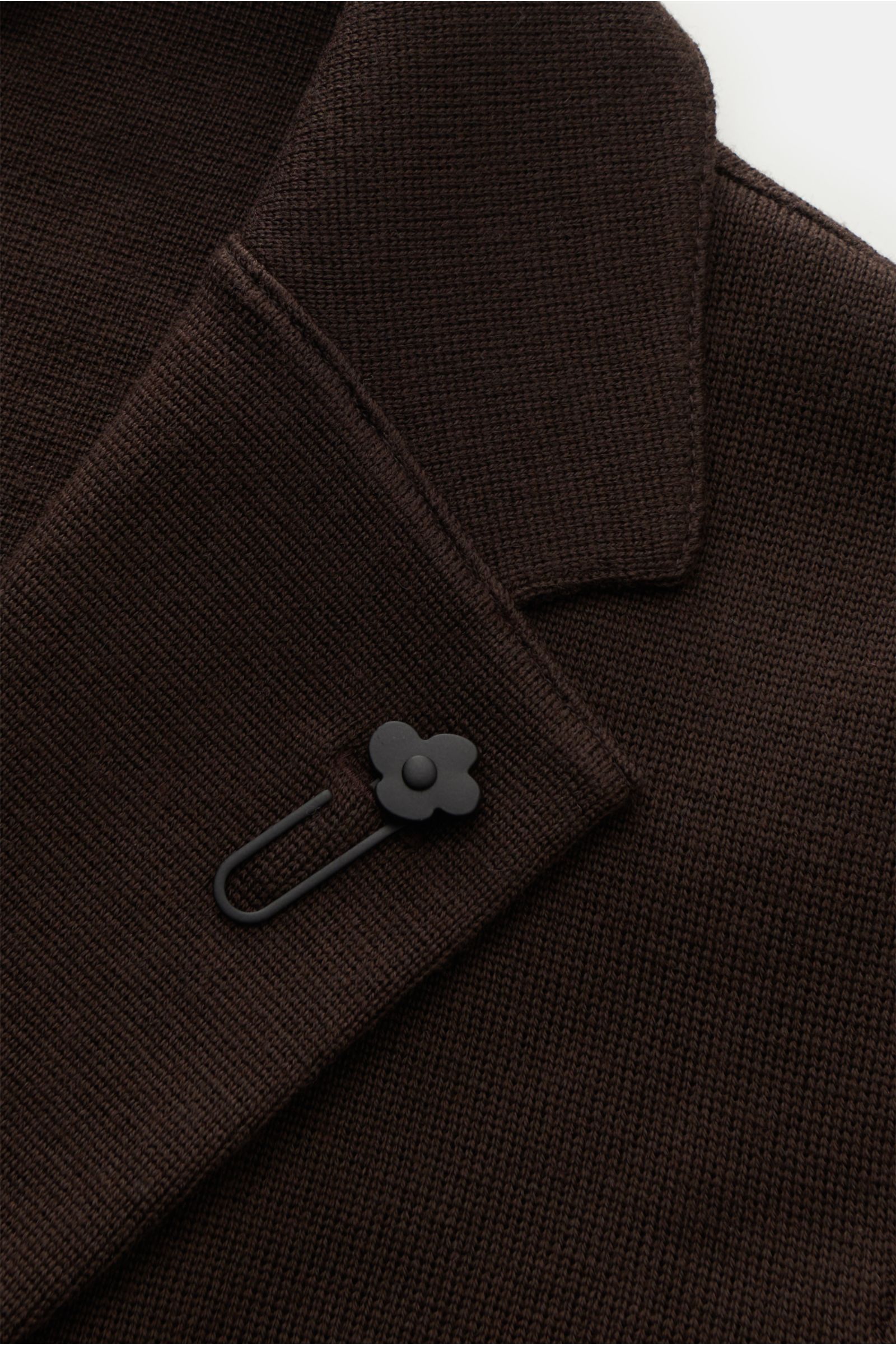 Alt tag (125 characters max): Close-up front view of Lardini Knit blazer dark brown lapel with flower pin, showcasing fine pure wool knit texture.

Description: 
With a classic silhouette and made from pure wool, this stylish knit blazer from LARDINI w