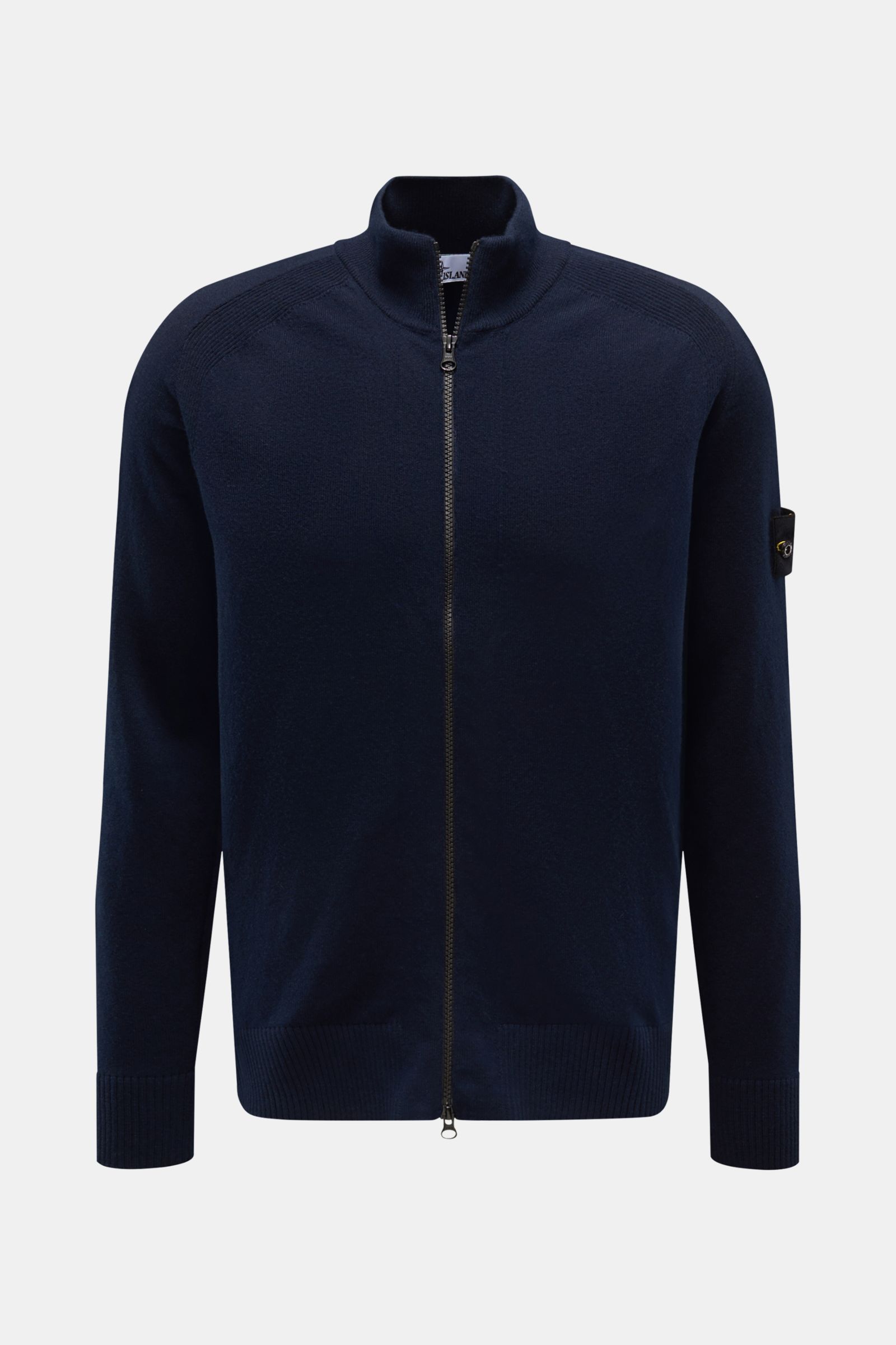 Stone Island Strickjacke navy, Frontansicht, Slim Fit, feine Geelong-Schurwolle, Zwei-Wege-Reißverschluss, Stehkragen, Raglanärmel, Kompass-Badge am Ärmel.