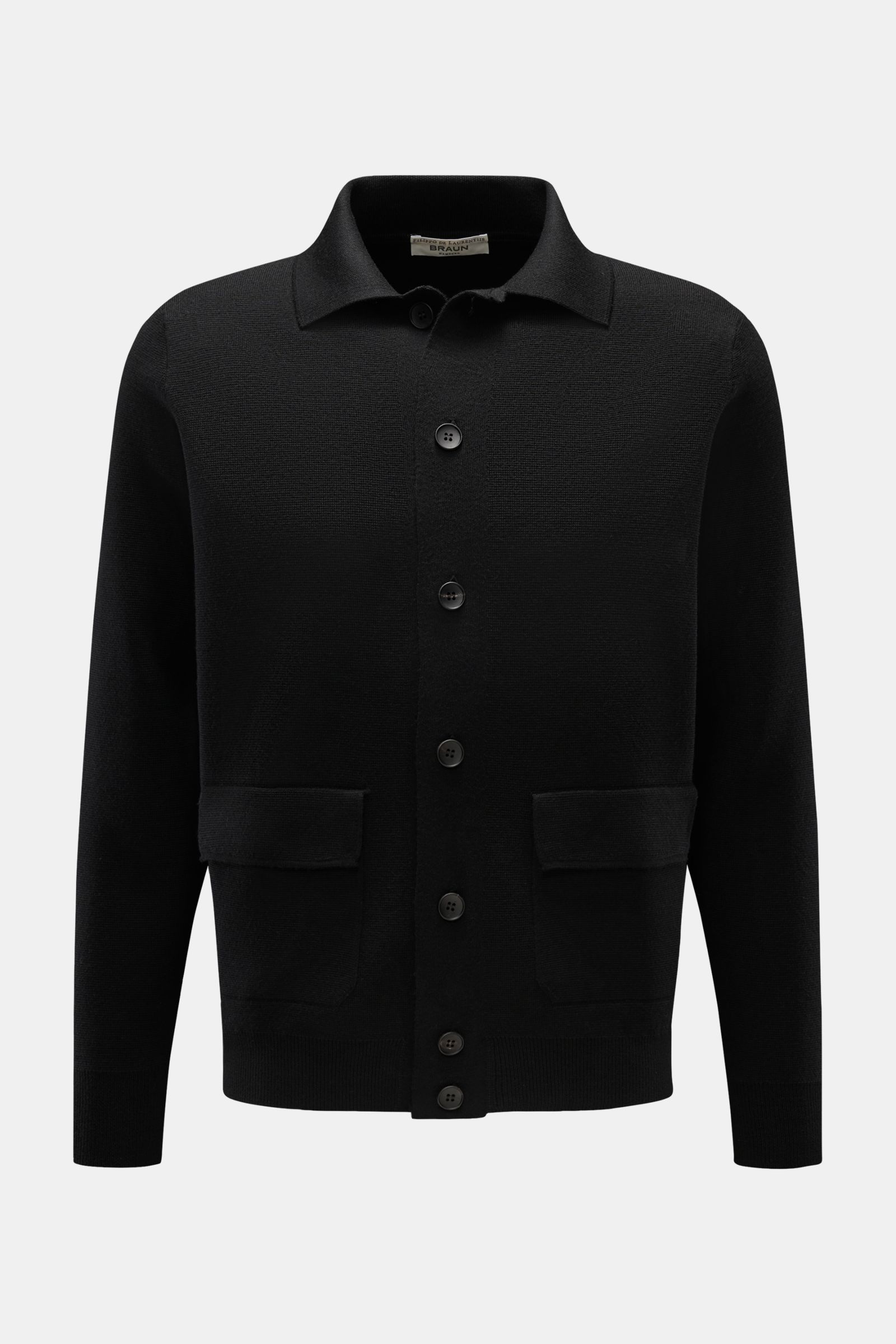 Front view of Filippo de Laurentiis Merino Cardigan schwarz, made from 100% pure Merino wool with structured feel, heavy fine knit, regular fit, full button placket, fold-over collar, patch front pockets, and comfortable ribbed cuffs, perfect for timeless