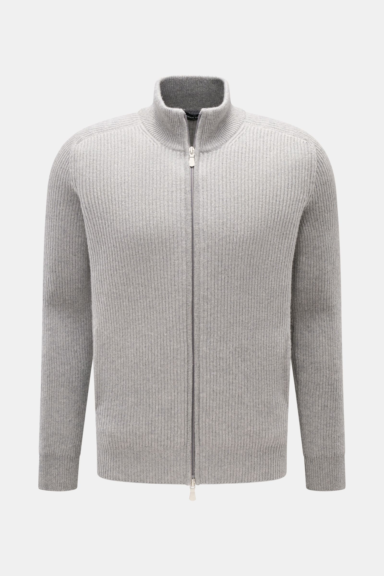 Gran Sasso Cashmere Strickjacke grau meliert, frontale Ansicht, Slim Fit, reiner Cashmere, Patentstrick, hoch schließender Kragen, Zwei-Wege-Reißverschluss, schräge Hüfttaschen, komfortable Rippbündchen.