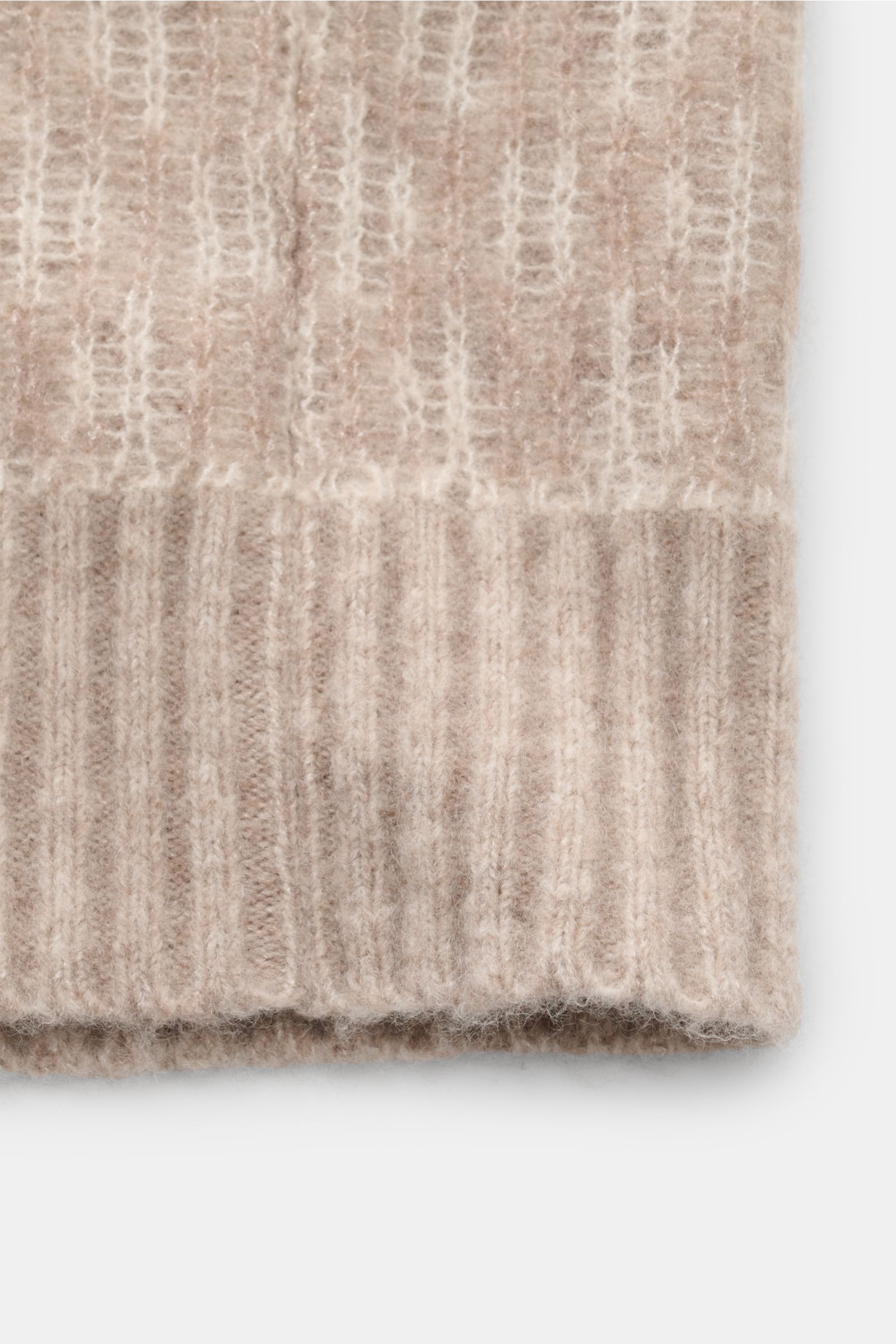 Piacenza 1733 Cardigan hellbraun/beige gemustert, Nahaufnahme des weichen, leichten Wabenmusters und Rippbündchens aus Cashmere, Seide, Microfaser.