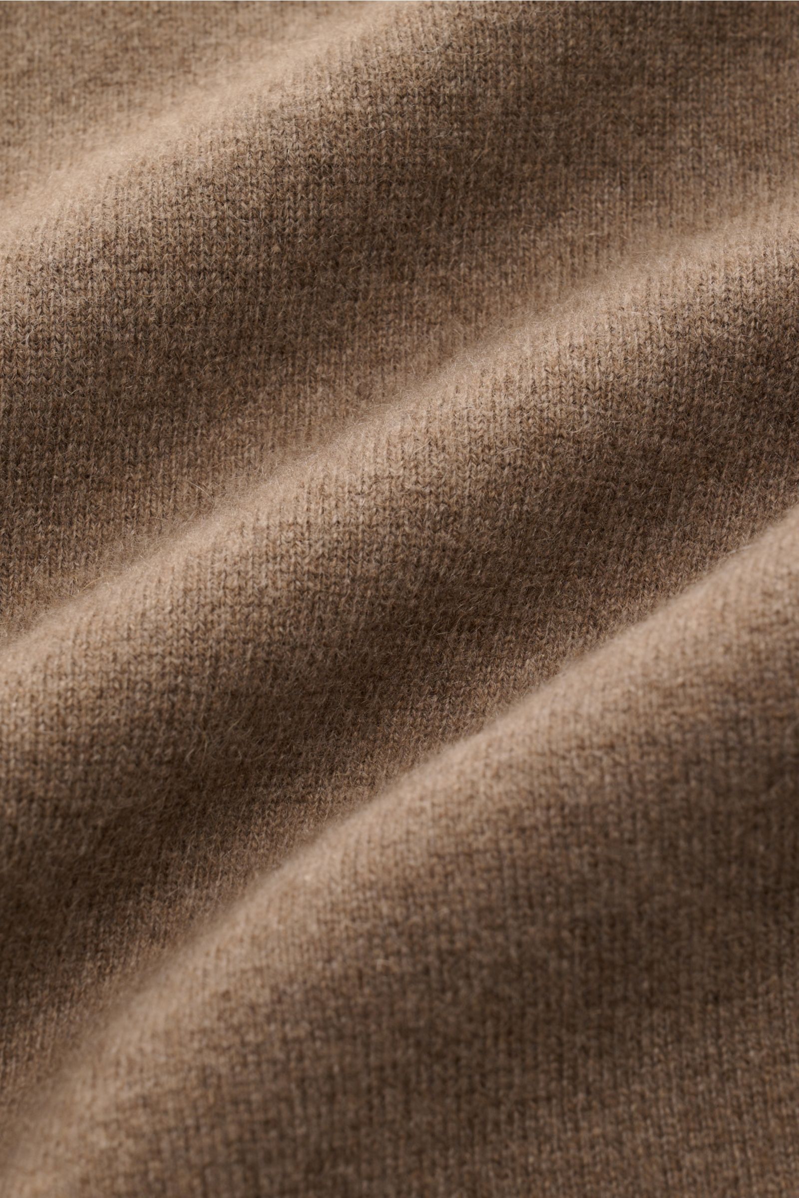 Close-up front view of Lunaria Cashmere Cashmere Cardigan graubraun meliert showing fine knit, soft texture, and detailed fabric folds.