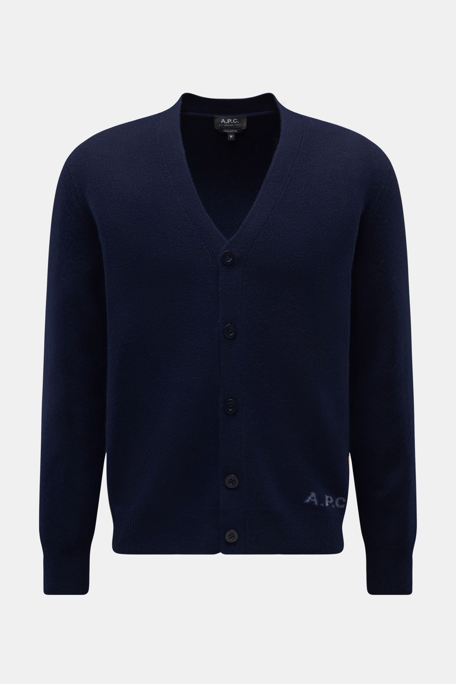 A.P.C. Cardigan 'Kenny' navy, frontale Aufnahme, reine Wolle, weicher Griff, mittelfeines Strickbild, Regular Fit, 5-Knopf-Leiste, flexible Rippbündchen, dezentes Logo vorne.