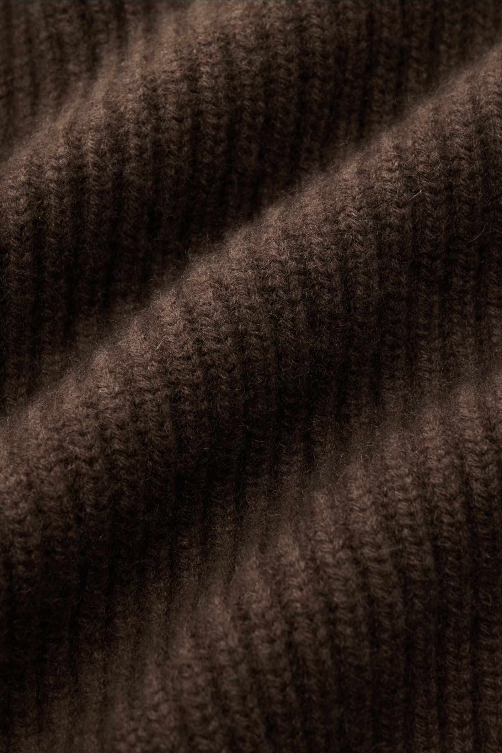 Fedeli Cashmere Cardigan 'Terminillo' braun, Nahaufnahme des voluminösen Patent-Strickmusters aus reinem, weichem Cashmere, Detailansicht