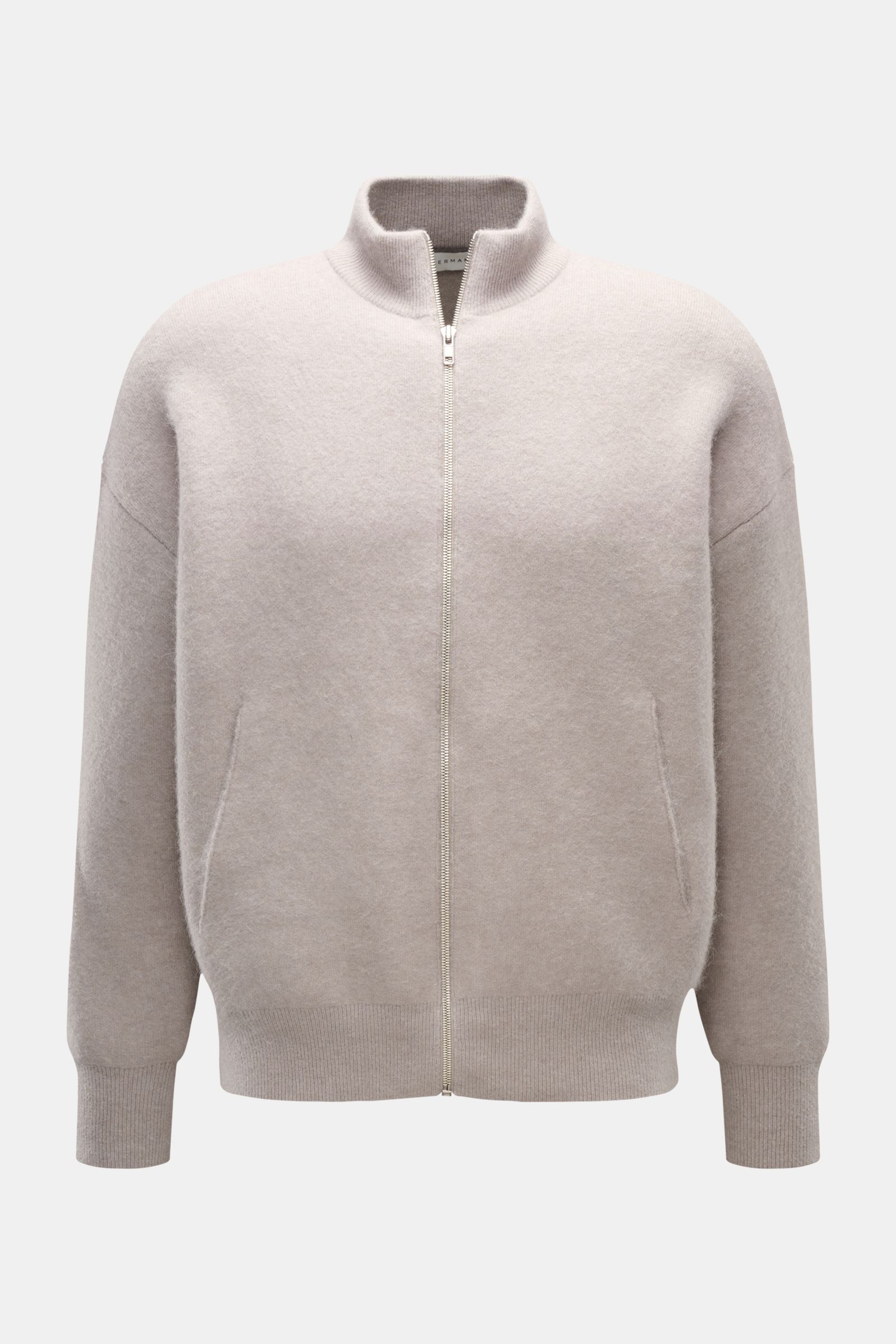 Front view of Kiefermann Strickjacke 'Fabions' hellgrau meliert, a luxurious oversized cardigan in light gray blend of alpaca, merino wool, and microfiber, featuring a fine knit, zipper closure, slanted pockets, and ribbed cuffs, perfect for winter layeri