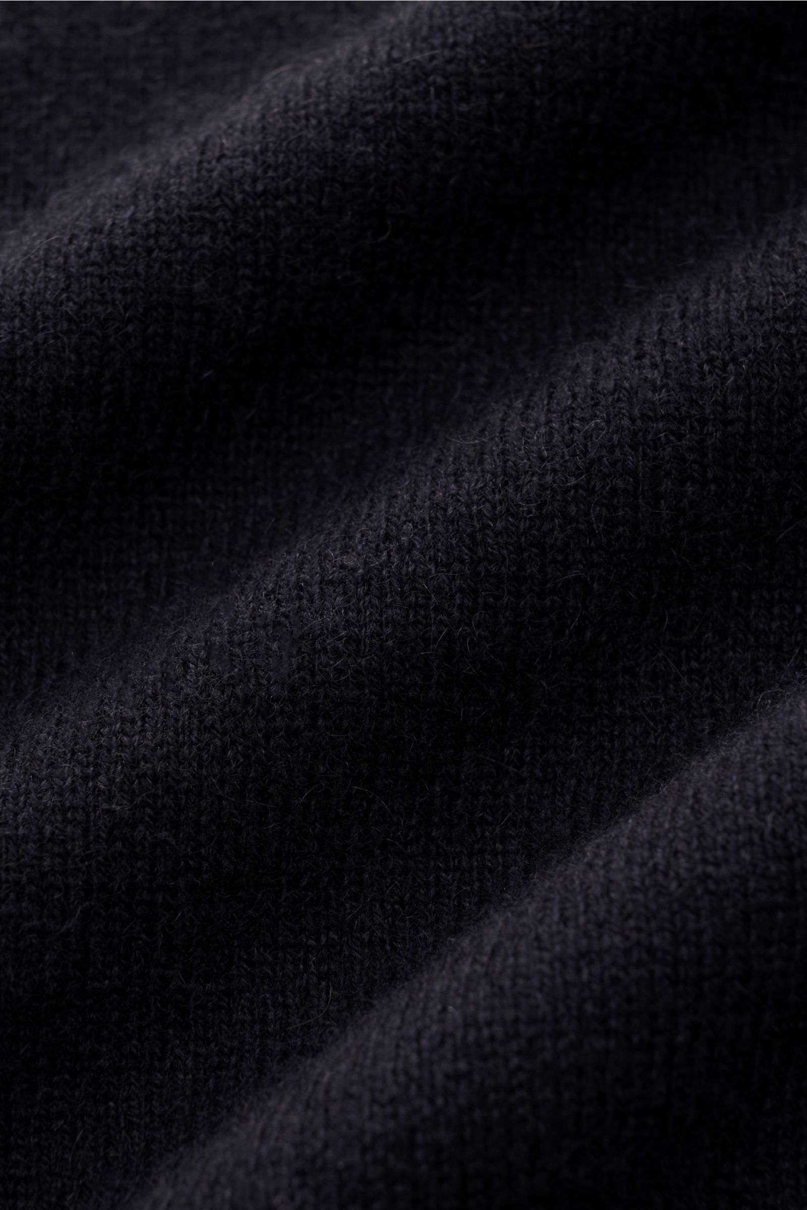 Bruno Manetti Cashmere Cardigan dark navy, Nahaufnahme des feinen Strickbilds aus reinem Cashmere mit weichem Griff.
