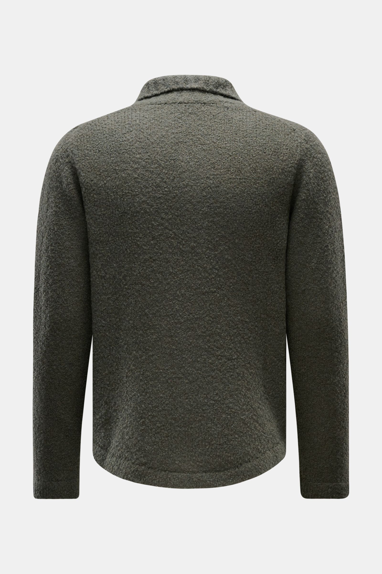 Back view of 04651/ A trip in a bag Cardigan 'Chunky Overshirt' olive in voluminous knit with classic collar, regular fit, soft virgin wool blend.

Description: Smart and relaxed: This cardigan in overshirt style by 04651/ A TRIP IN A BAG is a perfect 