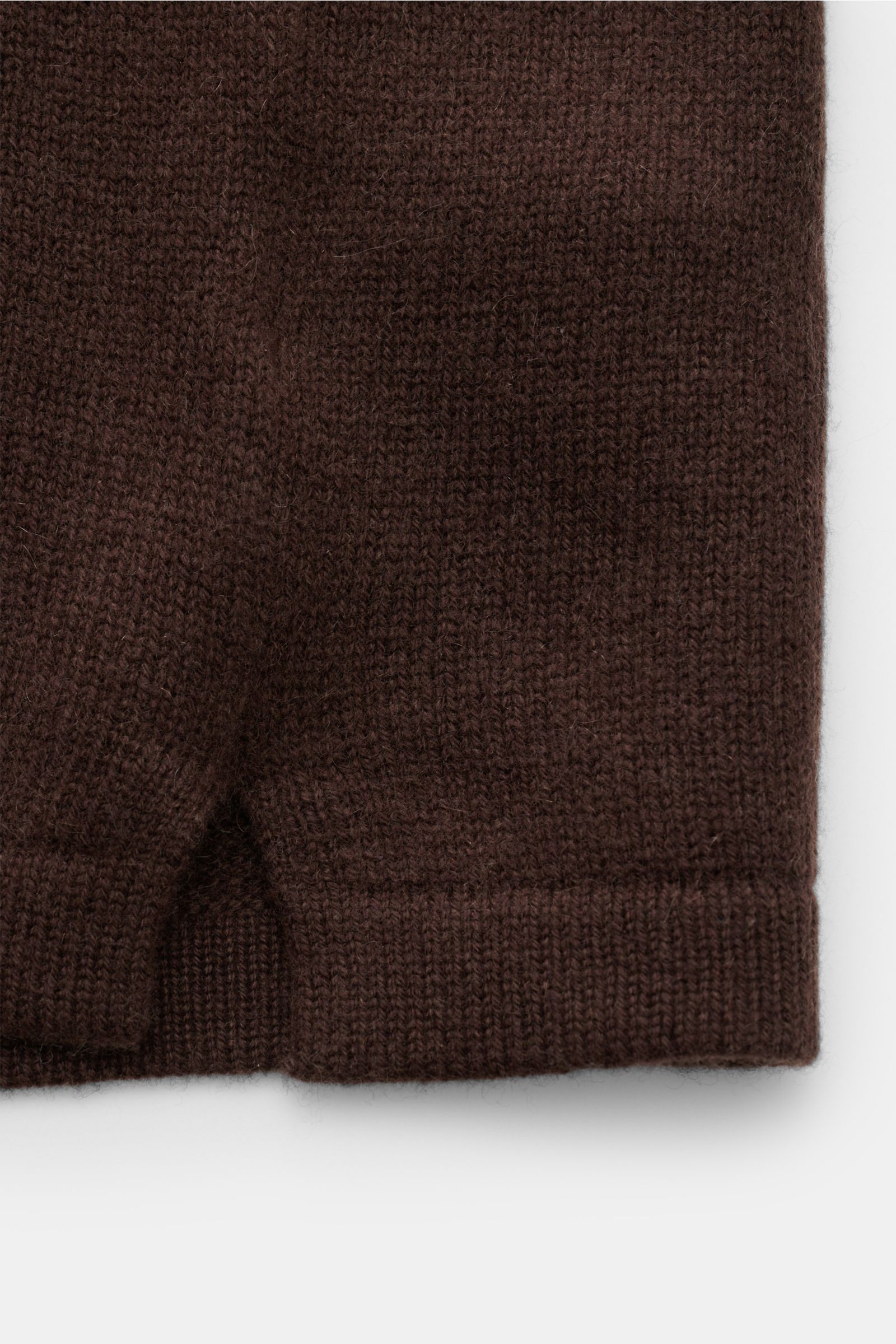 Close-up front view of Soft Goat Cashmere Cardigan dunkelbraun showing ribbed cuffs, button placket, and soft, sustainable cashmere knit.