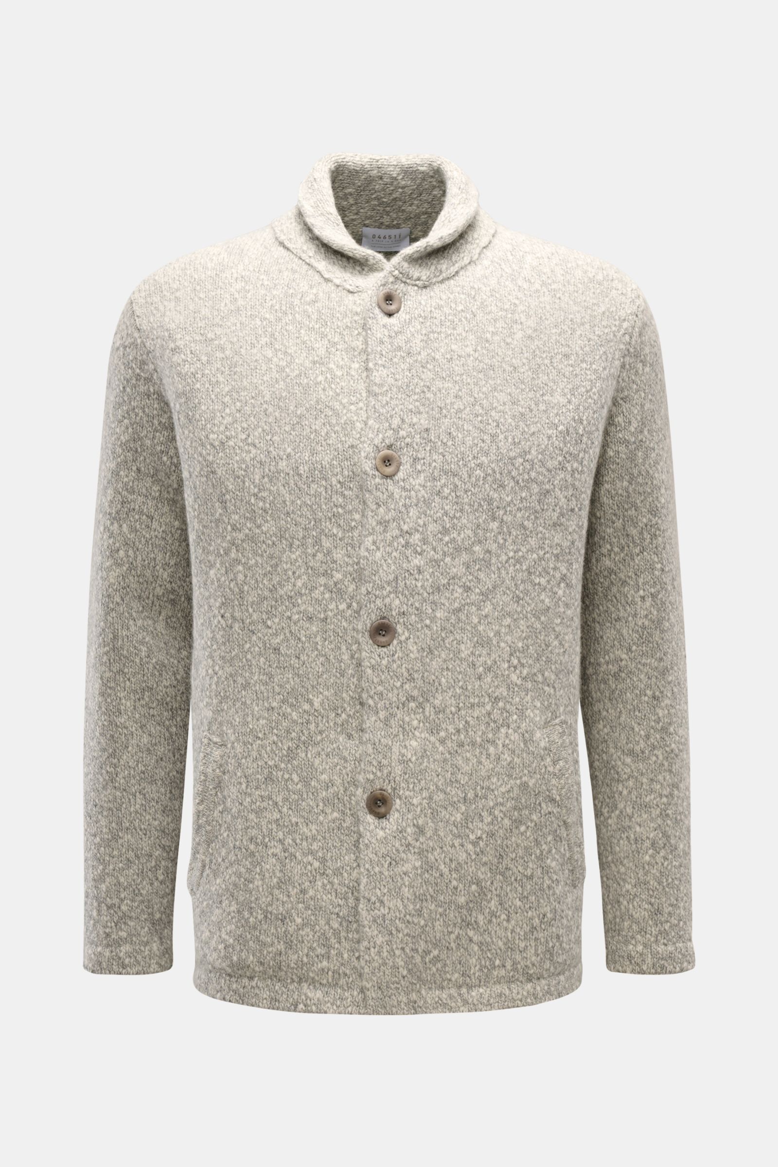 Front view of 04651/ A trip in a bag Cardigan grau/offwhite meliert, a soft pure wool oversized cardigan with shawl collar, smooth button placket, and slanted front pockets, featuring a voluminous knit texture, ideal for layering in transitional seasons.
