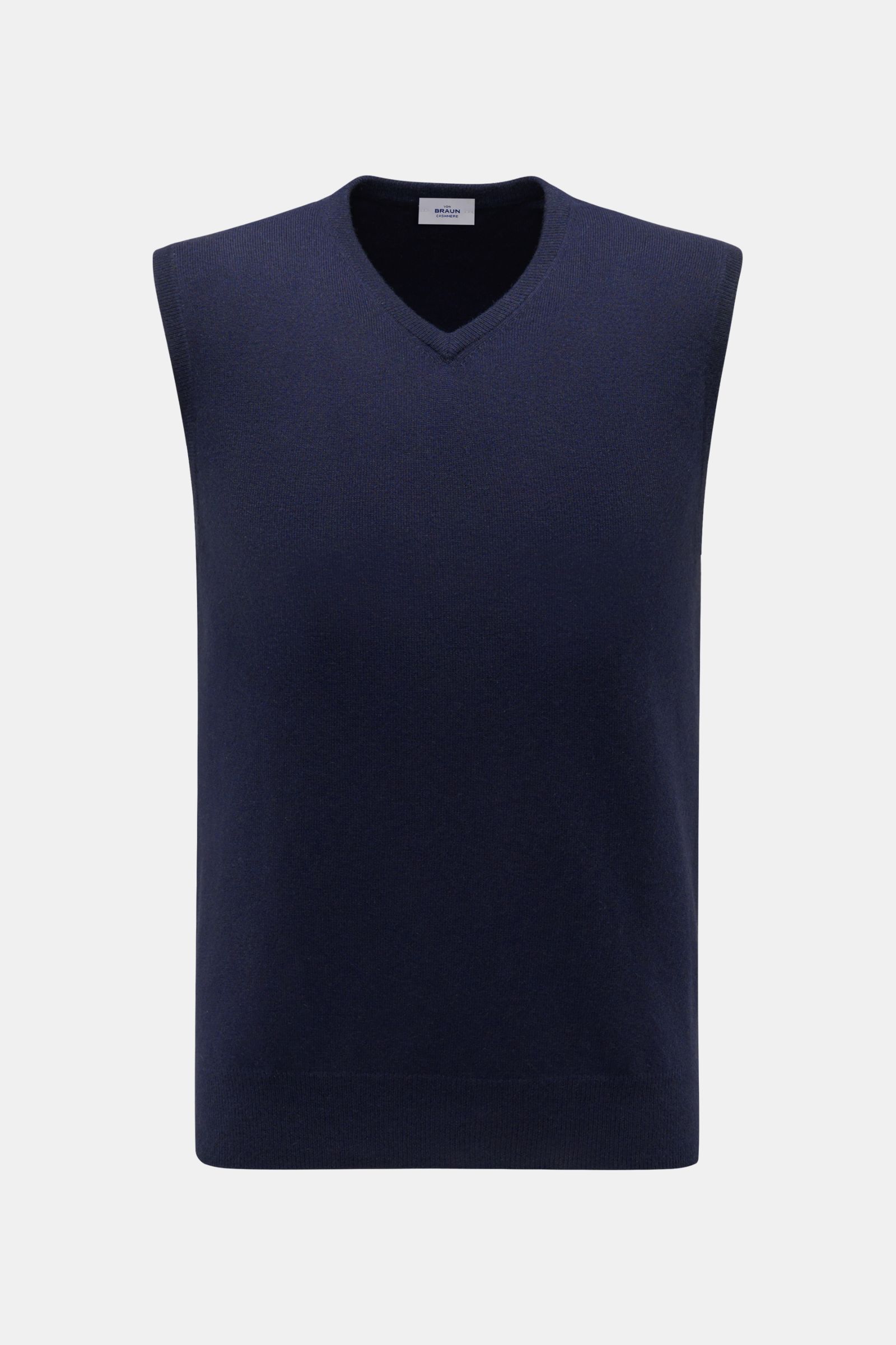 Front view of von Braun Cashmere Pullunder navy, a sleeveless, slim fit layering piece made of pure, soft Mongolian cashmere with fine knit and elastic ribbed cuffs. Geschmeidiges Layering-Piece: Der VON BRAUN Pullunder wurde aus reinem Cashmere gefert