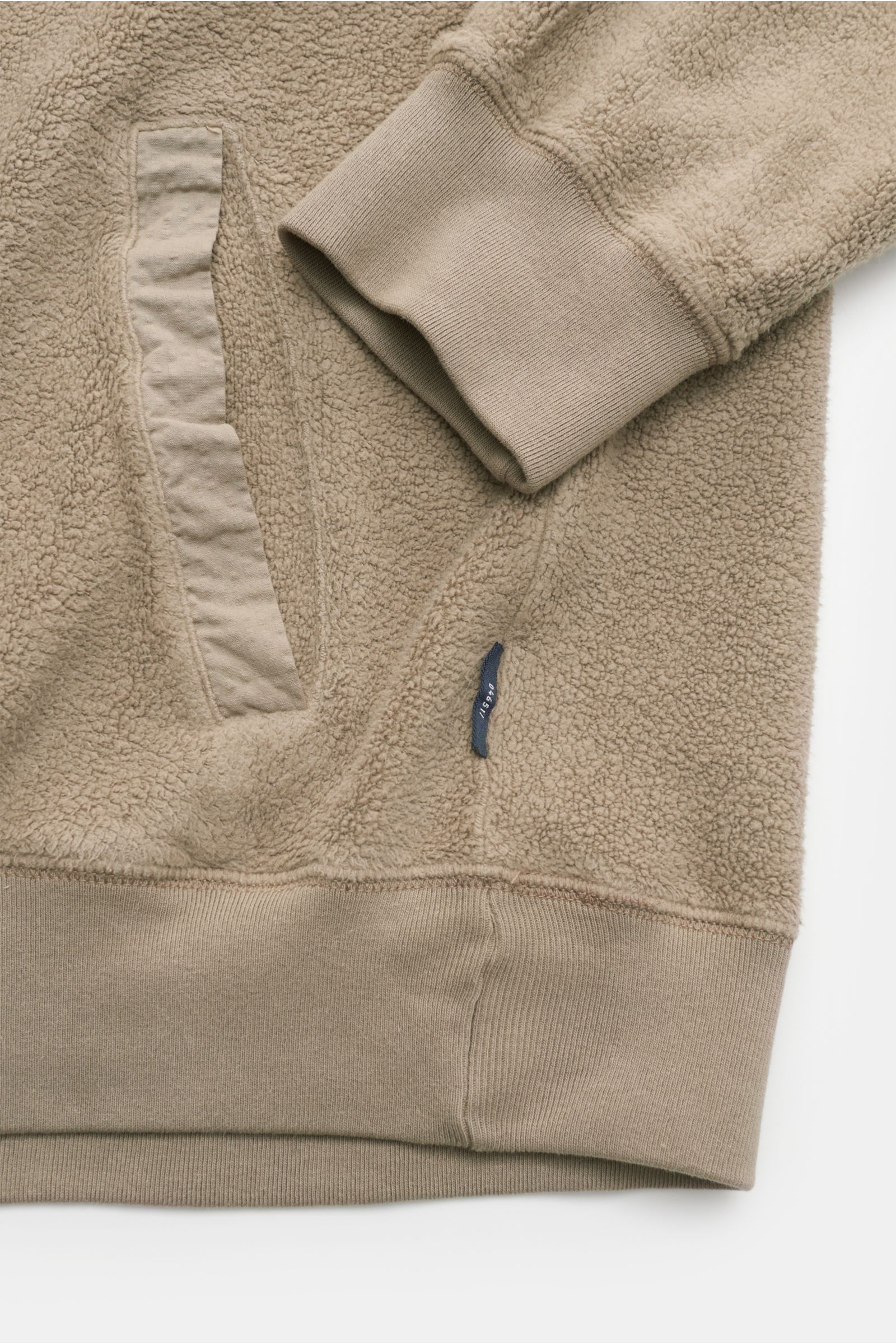 04651/ A trip in a bag Fleece-Rundhals-Sweatshirt 'PF Crew' taupe