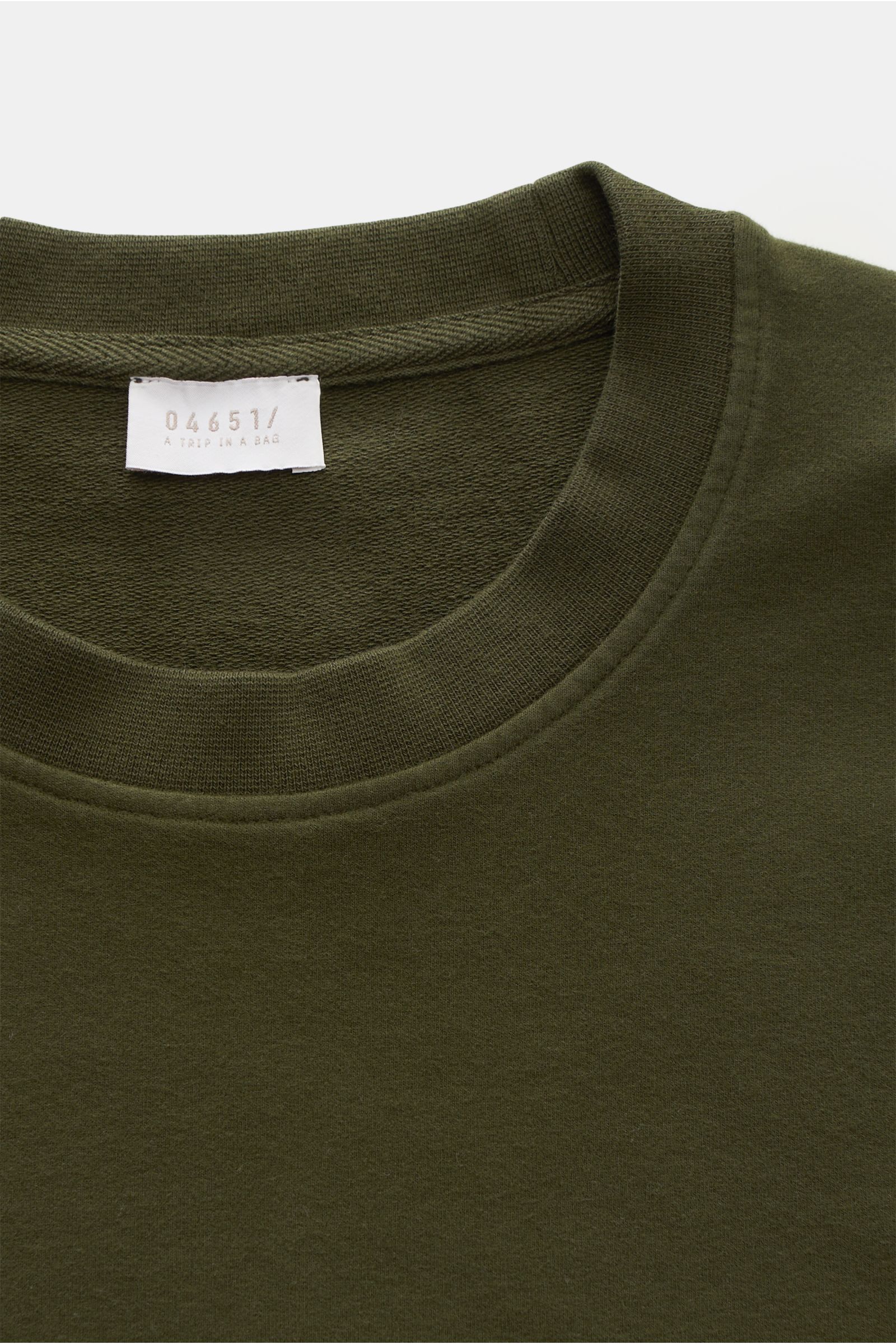 04651/ A trip in a bag Crew neck sweatshirt dark green