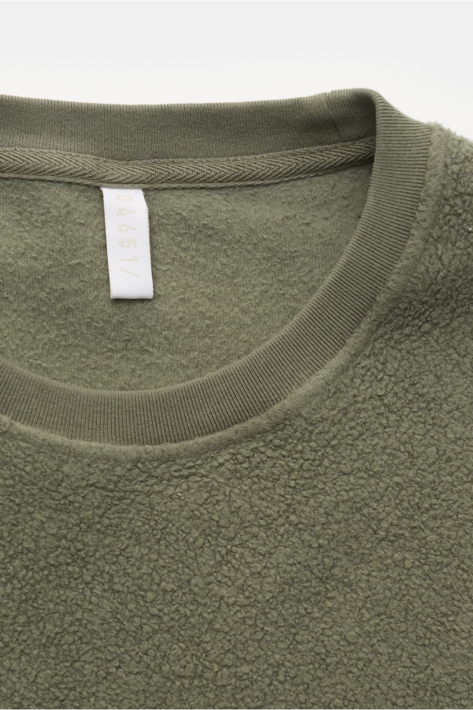 04651/ A trip in a bag Fleece crew neck sweatshirt 'Ata Oyster' olive