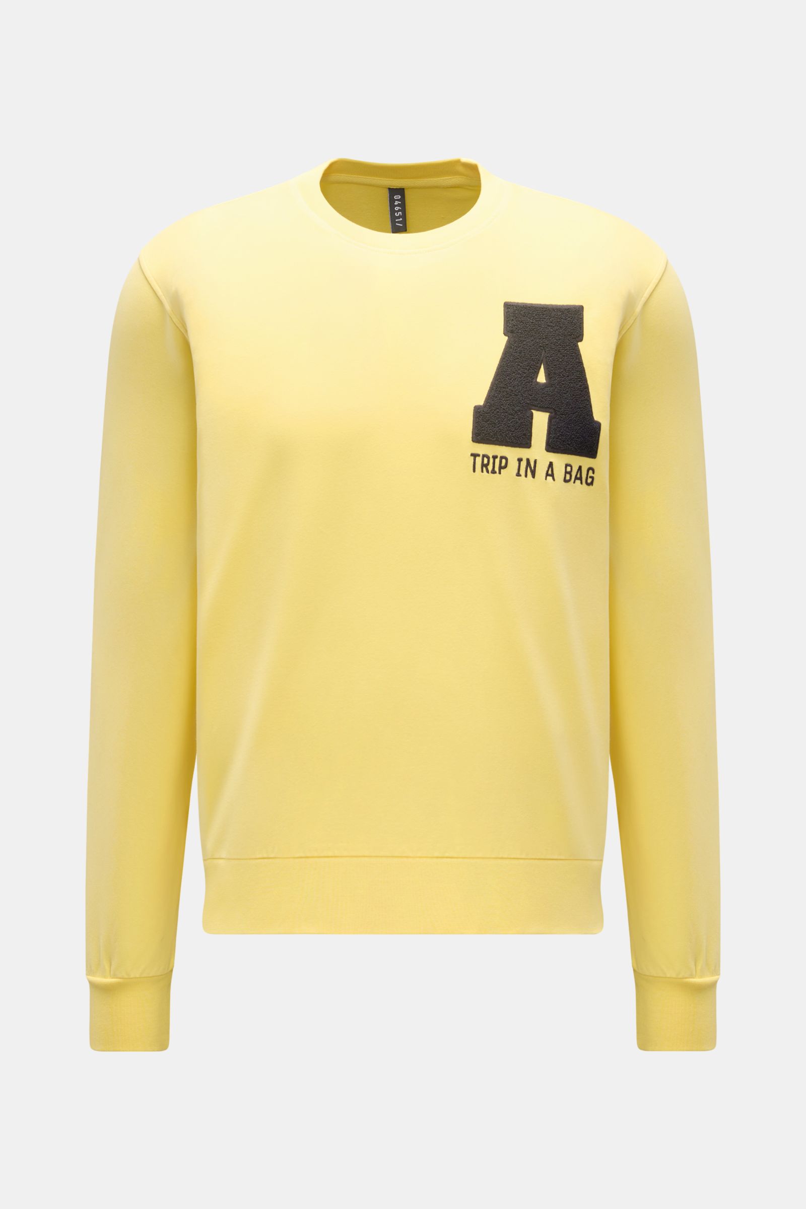 Front view of 04651/ A trip in a bag Sweatshirt 'College Crew' rose, made of elasticated cotton sweat fabric, very soft feel, regular fit, crew neck, terry appliqué and stitching on the chest, with comfortable ribbed bands on sleeves and hem.