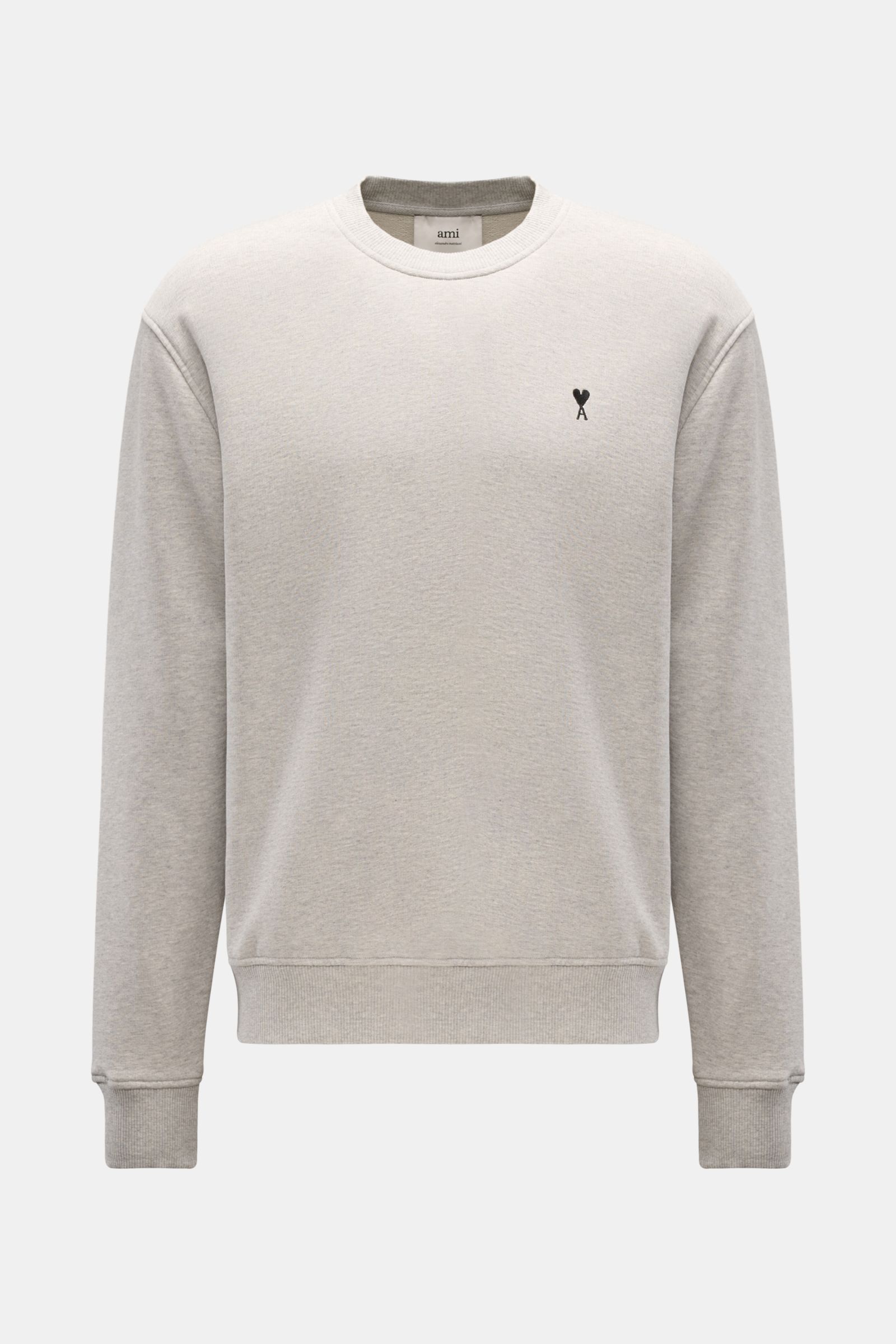 Front view of Ami Paris Sweatshirt hellgrau meliert in light grey cotton with heart stitching on the chest, round neckline, ribbed cuffs, regular fit, unisex design, and AMI stitching on the back. Ein dezentes Herz-Stitching auf der Brust verleiht dies