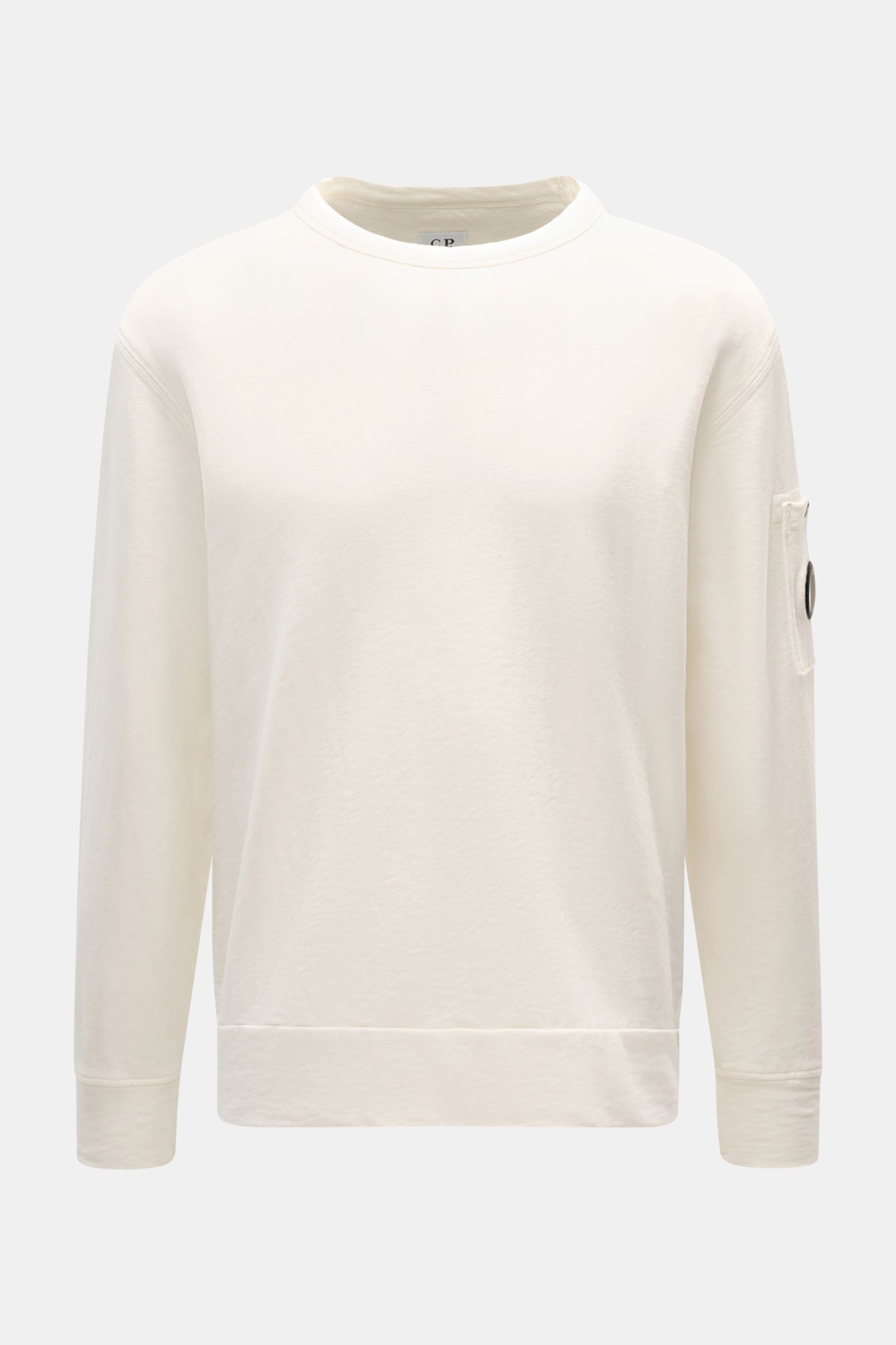 C.P. Company Rundhals-Sweatshirt creme, frontale Nahaufnahme, reine Baumwolle, garment dyed, Druckknopf-Tasche am Oberarm, Rippbündchen