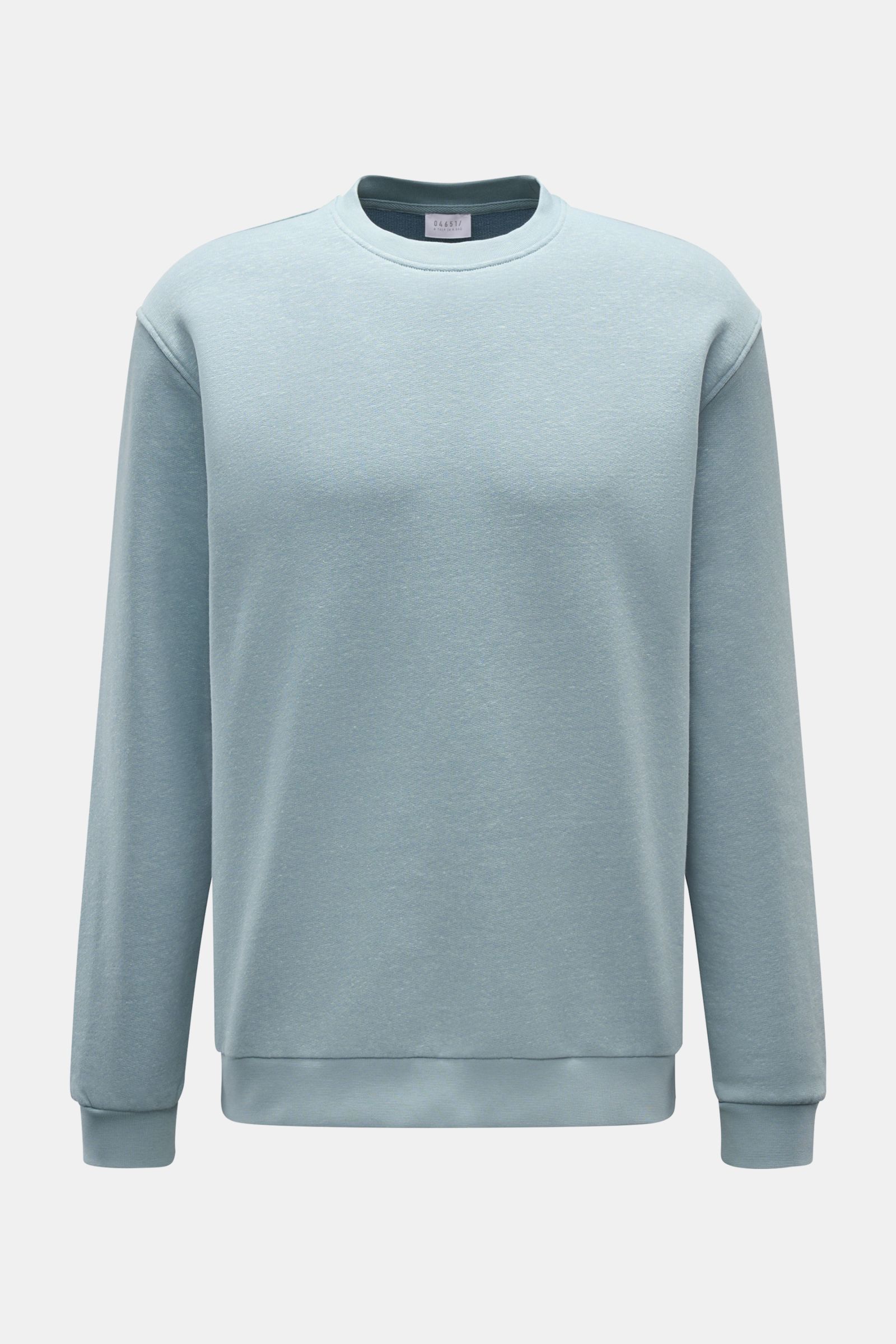 04651/ A trip in a bag Rundhals-Sweatshirt 'CL Crew' rauchblau meliert, Frontansicht, Regular Fit, Baumwoll-Leinen-Mix, weicher Griff, elastische Rippbündchen.