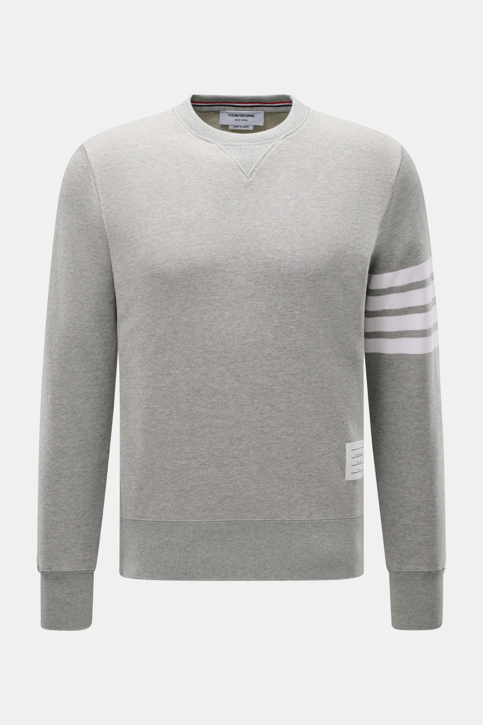 Thom Browne Rundhals-Sweatshirt grau meliert, frontale Nahaufnahme, Baumwolle, Regular Fit, Rundhalsausschnitt, Kontraststreifen Ärmel, Grosgrain-Schlaufe hinten, Rippbündchen, Saumschlitze mit Knöpfen.