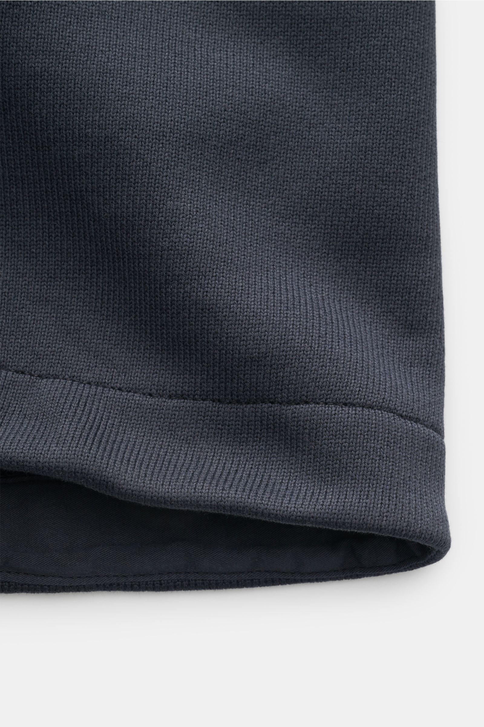 Stone Island Sweatjacke 'Ghost' navy Detailaufnahme der Baumwollqualität und Strickstruktur, mittelfeines Strickbild, Regular Fit, Manschettenabschluss.