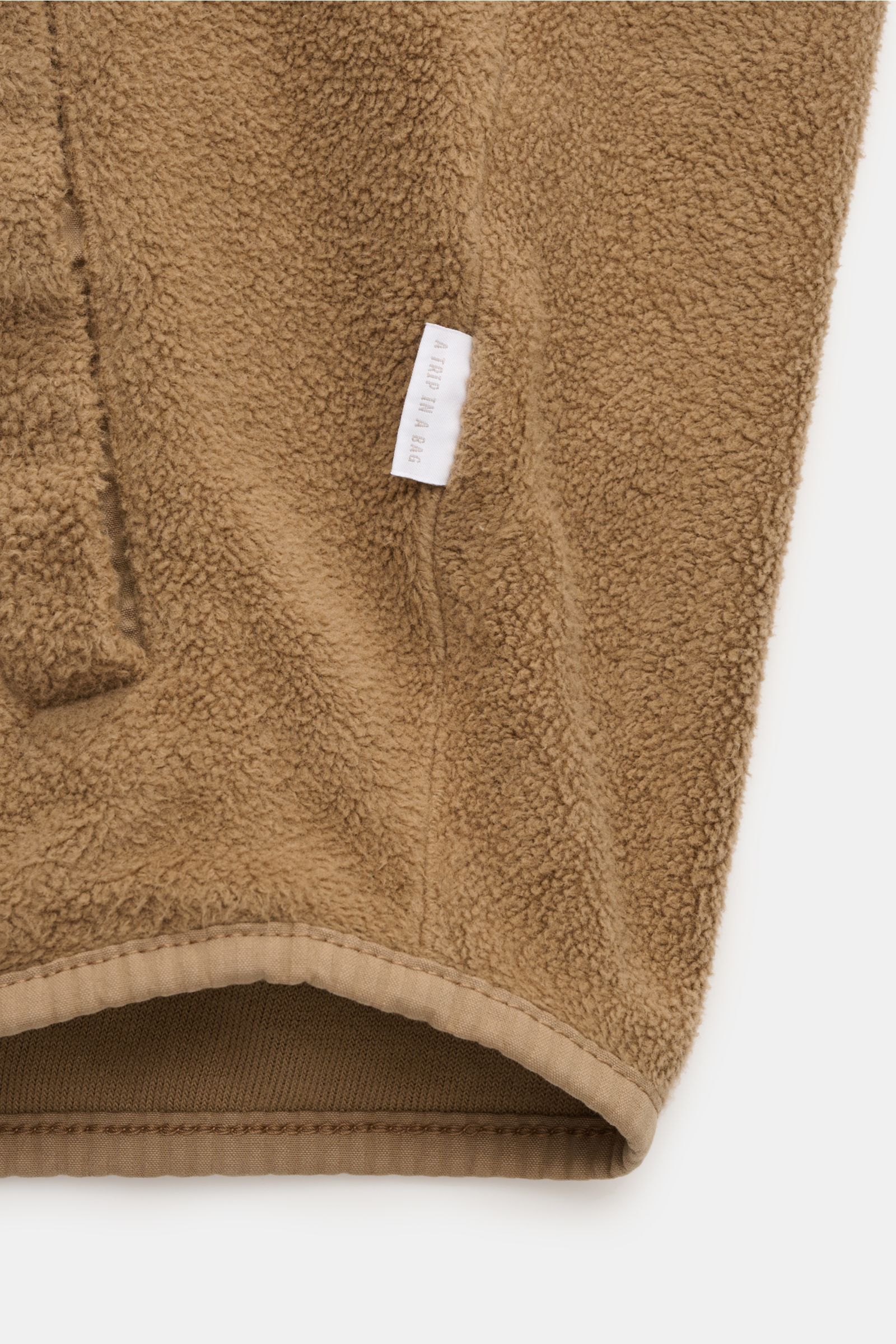 04651/ A trip in a bag Fleece-Sweatjacke taupe