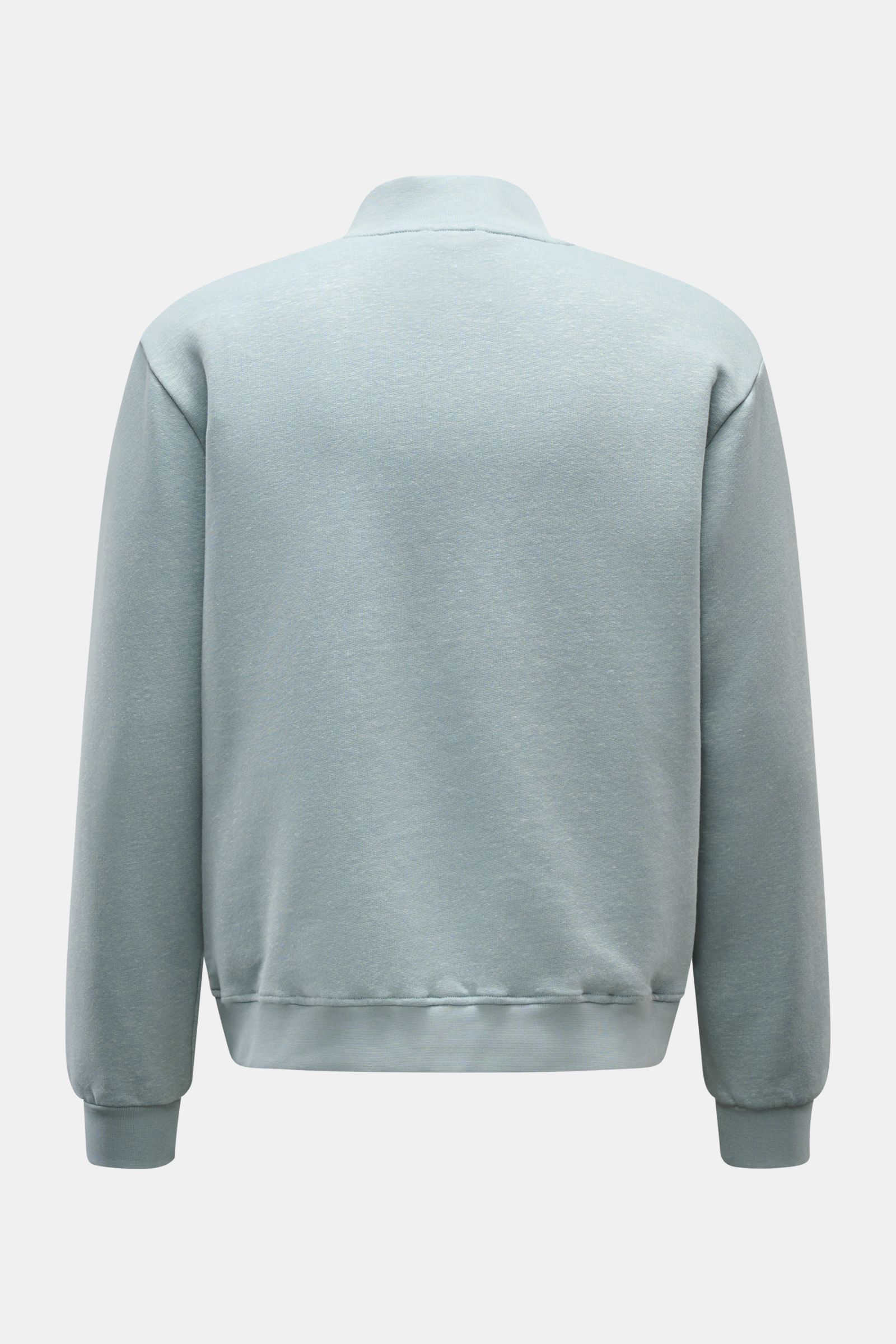 Rückansicht der rauchblauen 04651/ A trip in a bag Sweatjacke 'CL Bomber' aus Bio-Baumwolle und Leinen mit Oversized Fit.