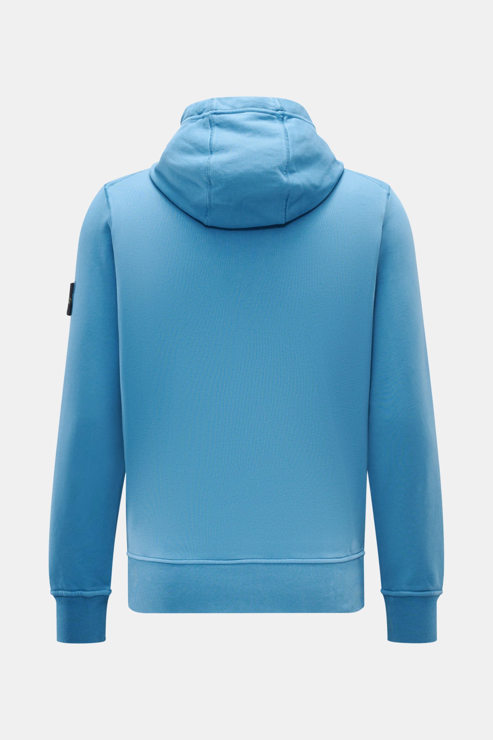 Stone Island Kapuzenpullover blau von hinten fotografiert, Sweat aus reiner Baumwolle, weicher Griff, garment dyed, Regular Fit, markante Overlock-Nähte, Kapuze mit Tunnelzug, Kompass-Badge am Ärmel, Kängurutasche, Rippbündchen.